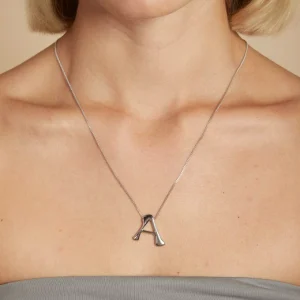 A Initial Bold Pendant Necklace in Silver
