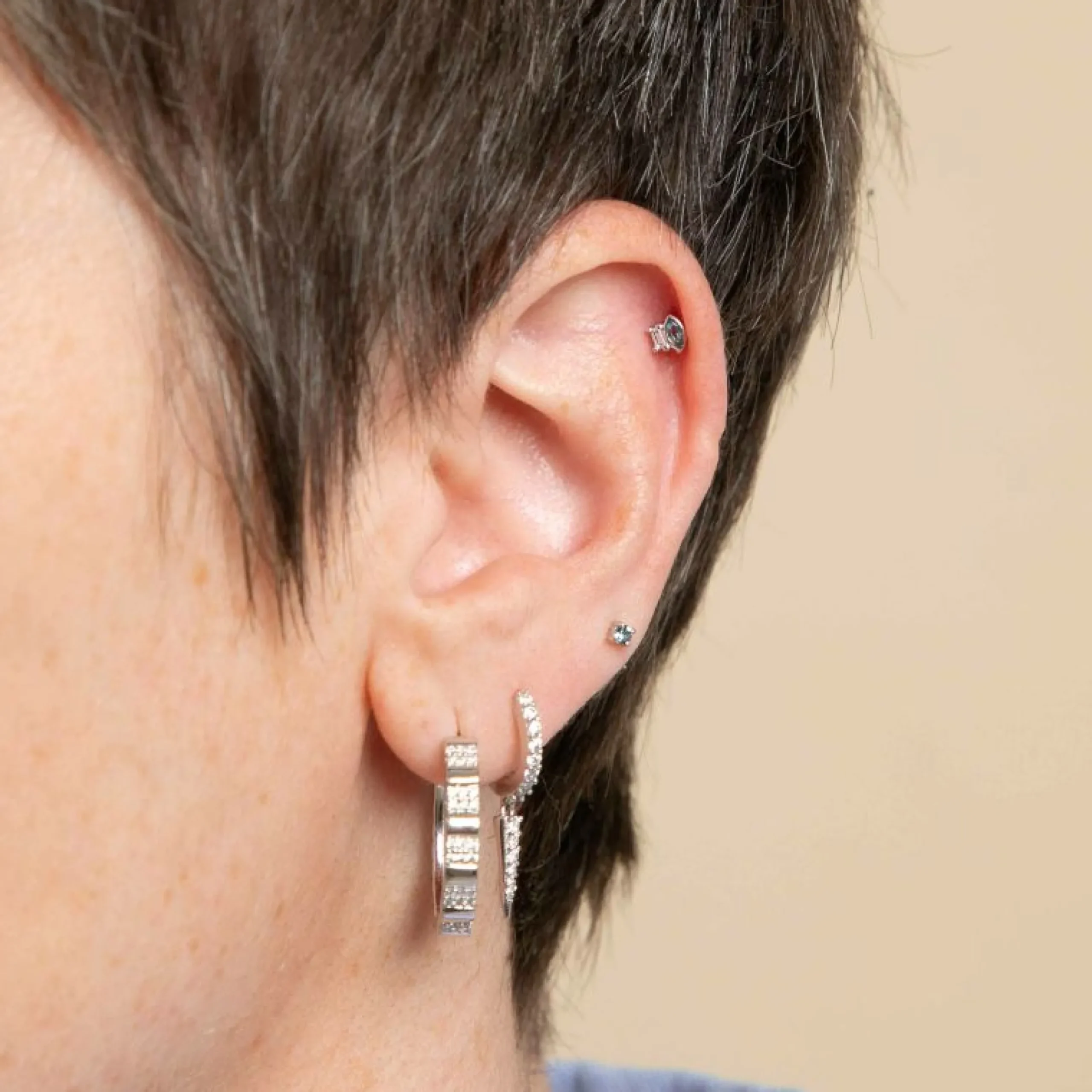 baguette_amp_marquise_pie_2-1.webp Baguette & Marquise Piercing Stud in Solid White Gold