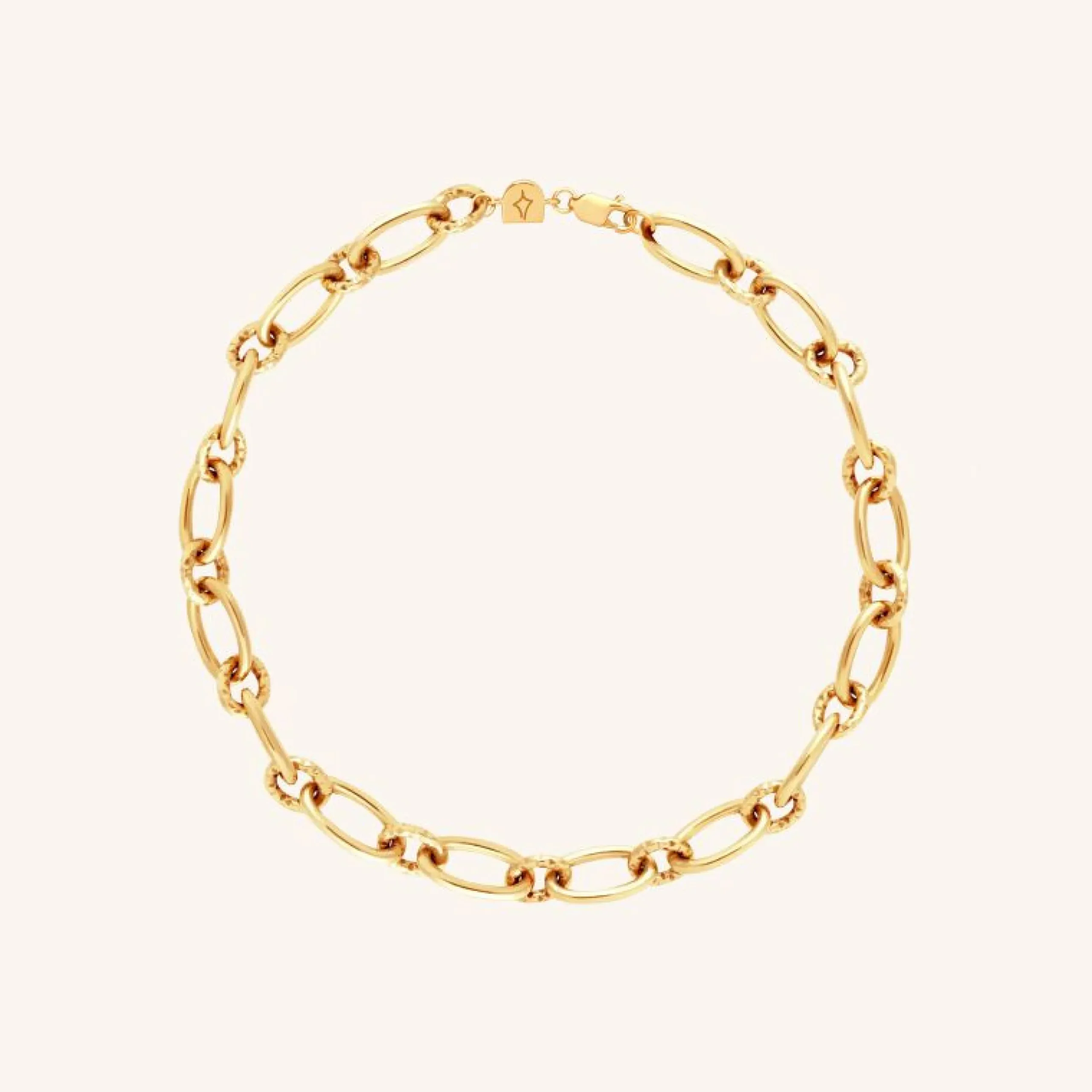 bold_link_chain_bracelet__0.webp Bold Link Chain Bracelet in Gold