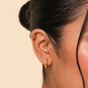 Bold Small Hoops in Gold