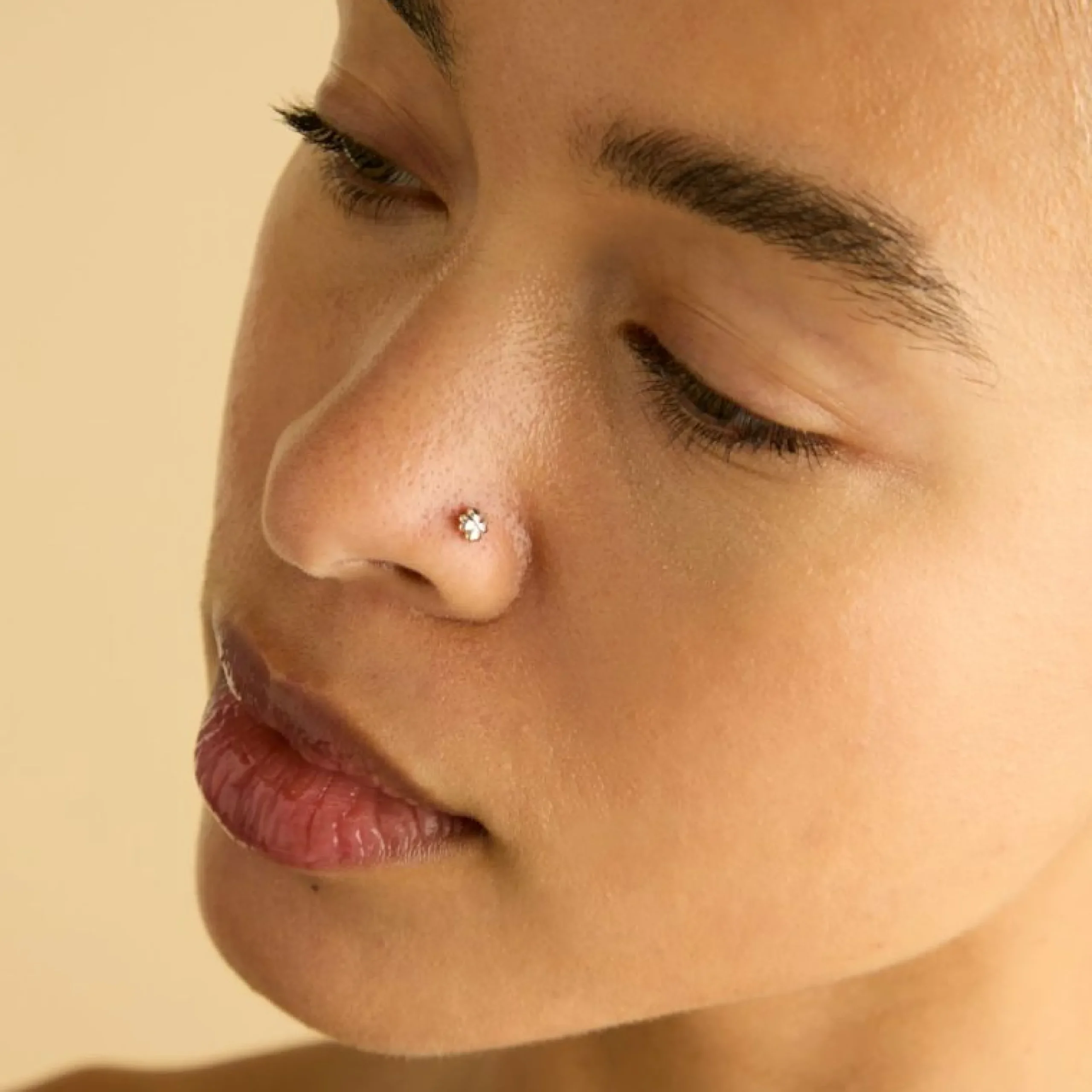 clover_piercing_stud_in_s_2-1.webp Clover Piercing Stud in Solid White Gold