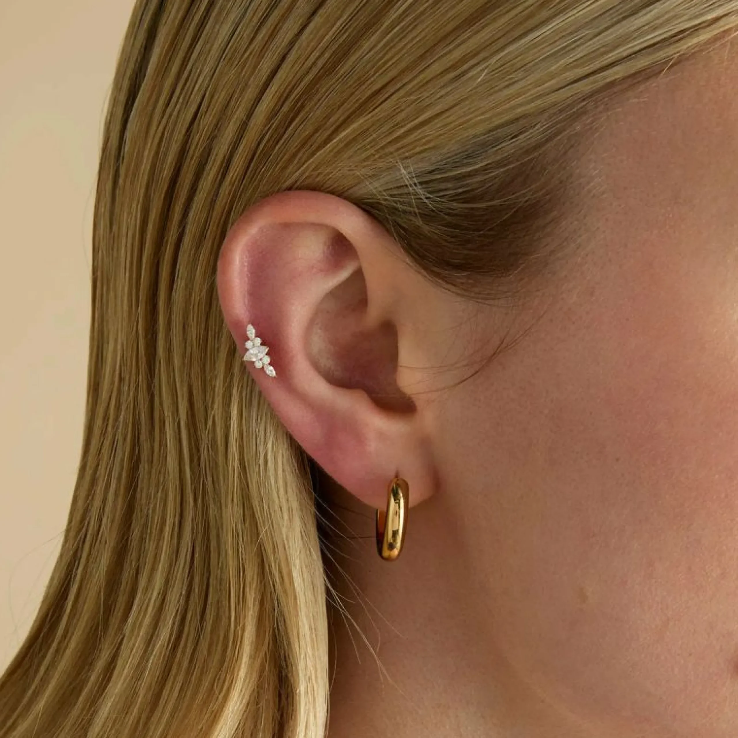 crystal_cluster_titanium__1.webp Crystal Cluster Titanium Piercing Stud in Gold