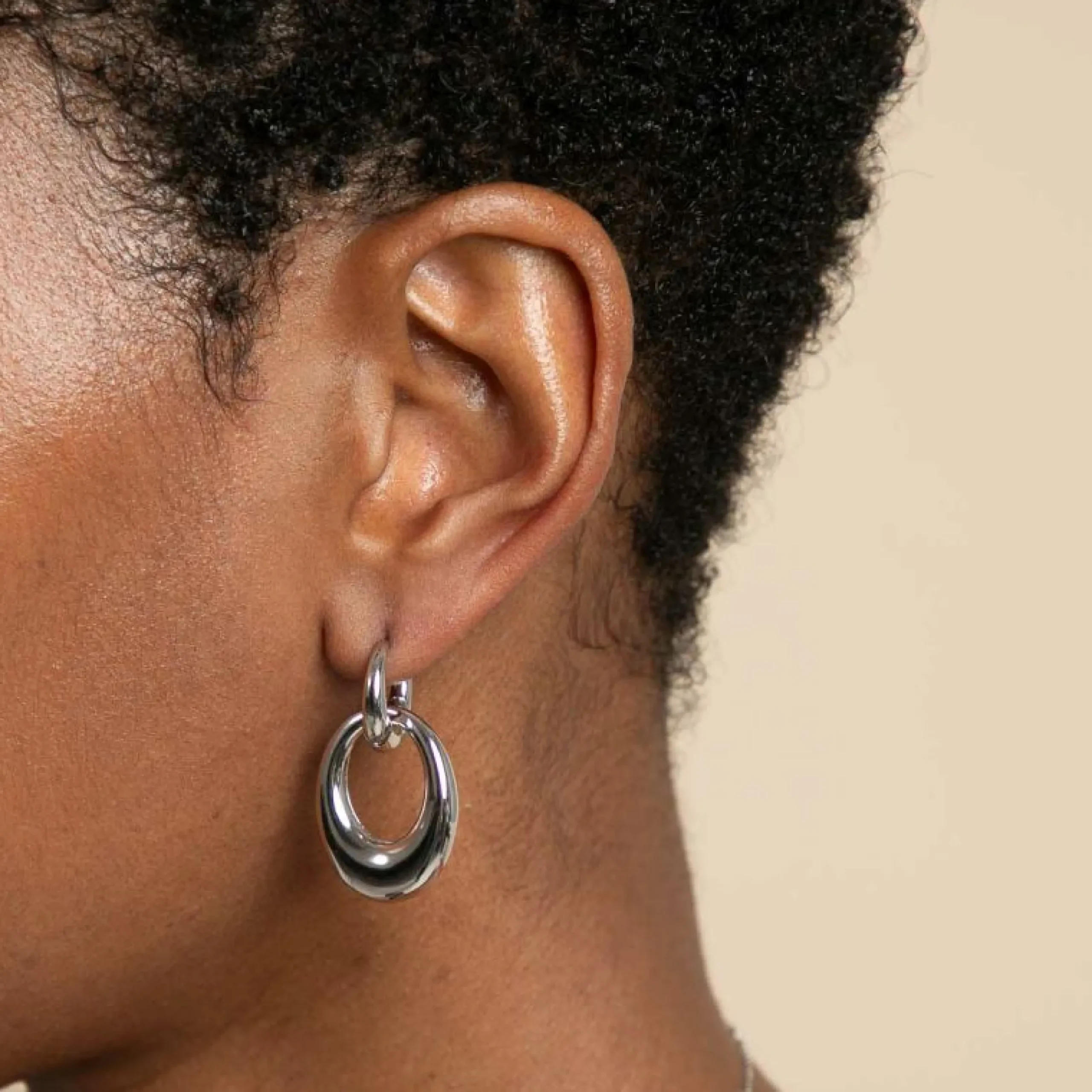 dome_link_hoops_in_silver_1.webp Dome Link Hoops in Silver