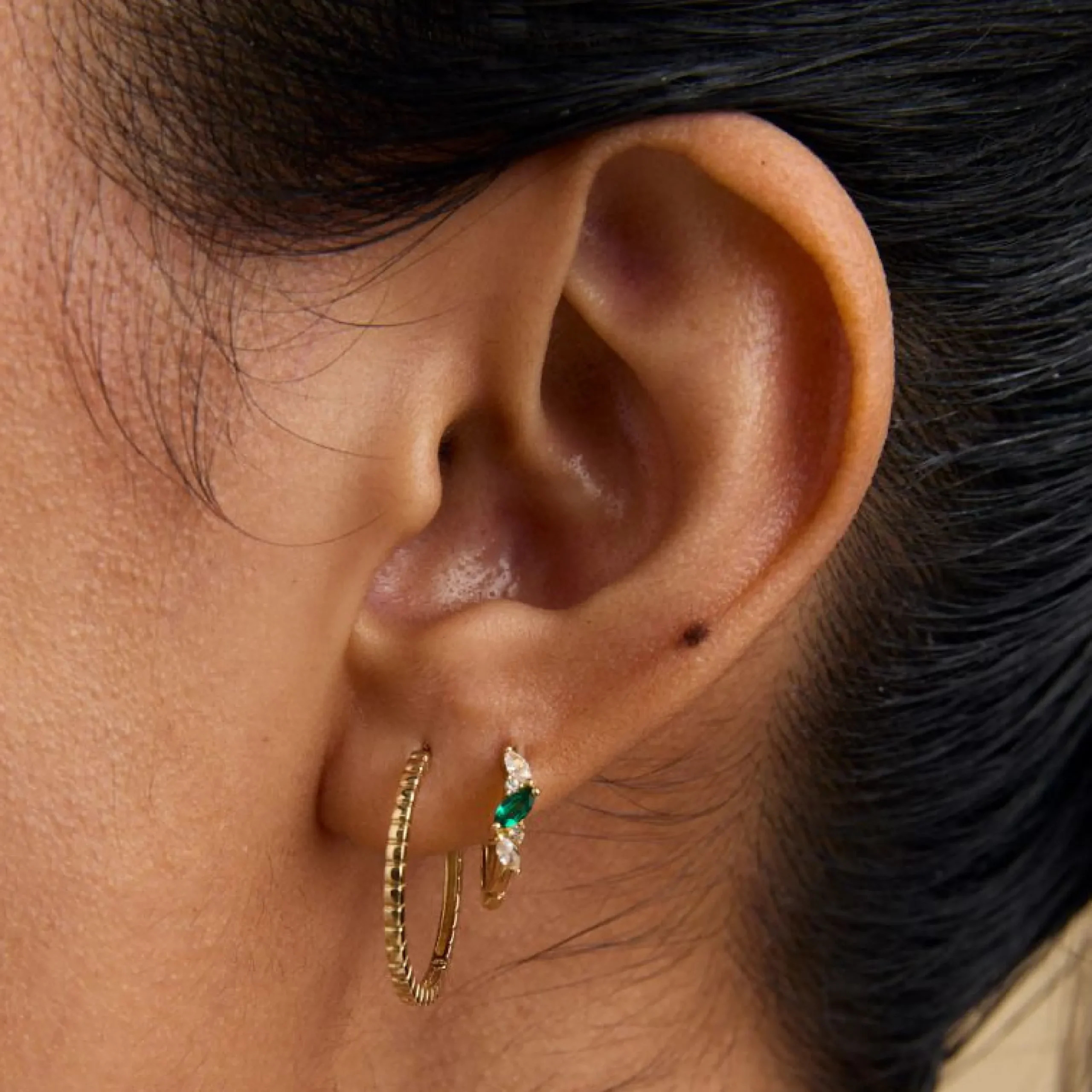 emerald_cluster_piercing__2-1.webp Emerald Cluster Piercing Hoop in Solid Gold