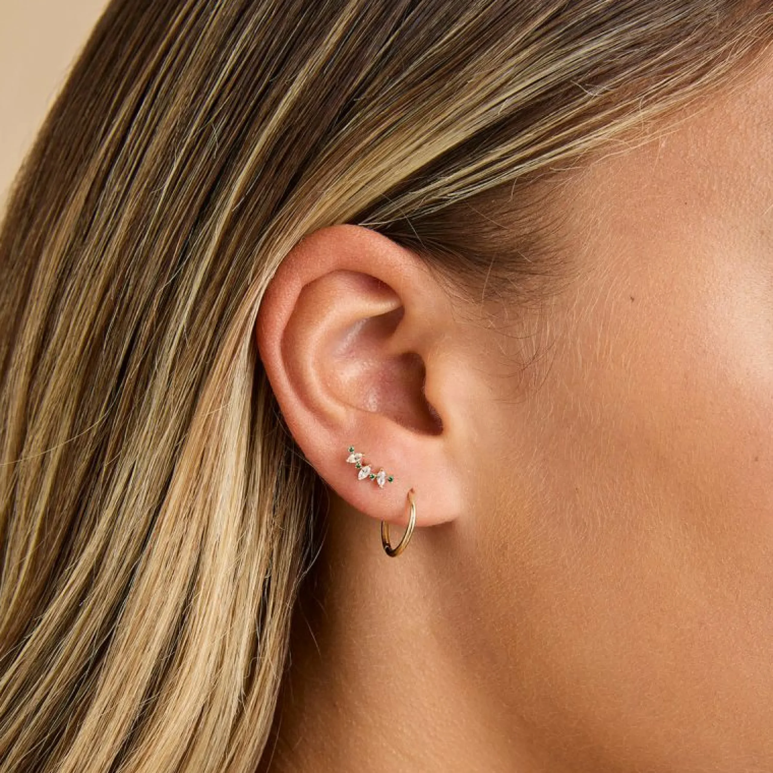 emerald_marquise_curved_p_1.webp Emerald Marquise Curved Piercing Stud in Solid Gold