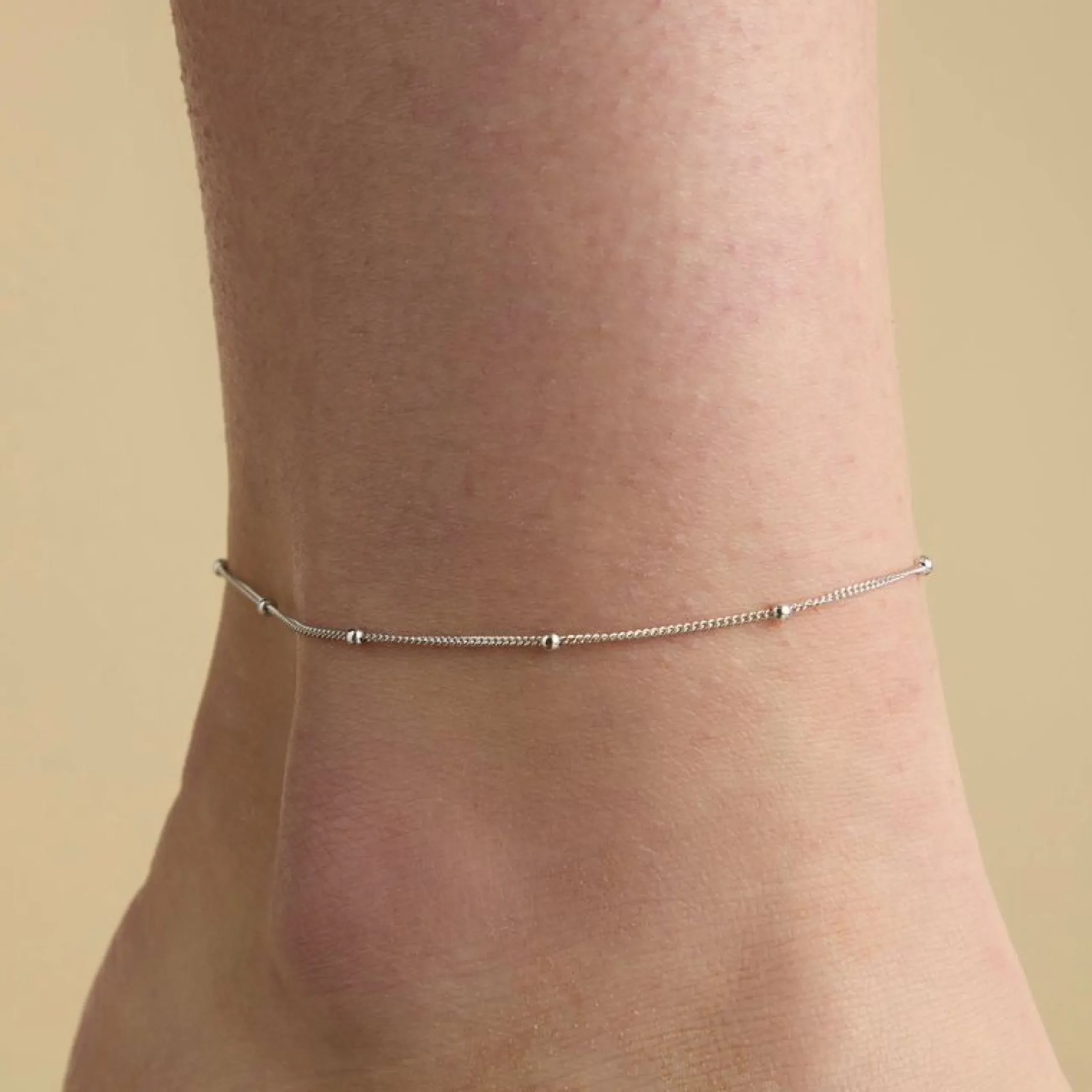 essential_beaded_chain_an_1-1.webp Essential Beaded Chain Anklet in Silver