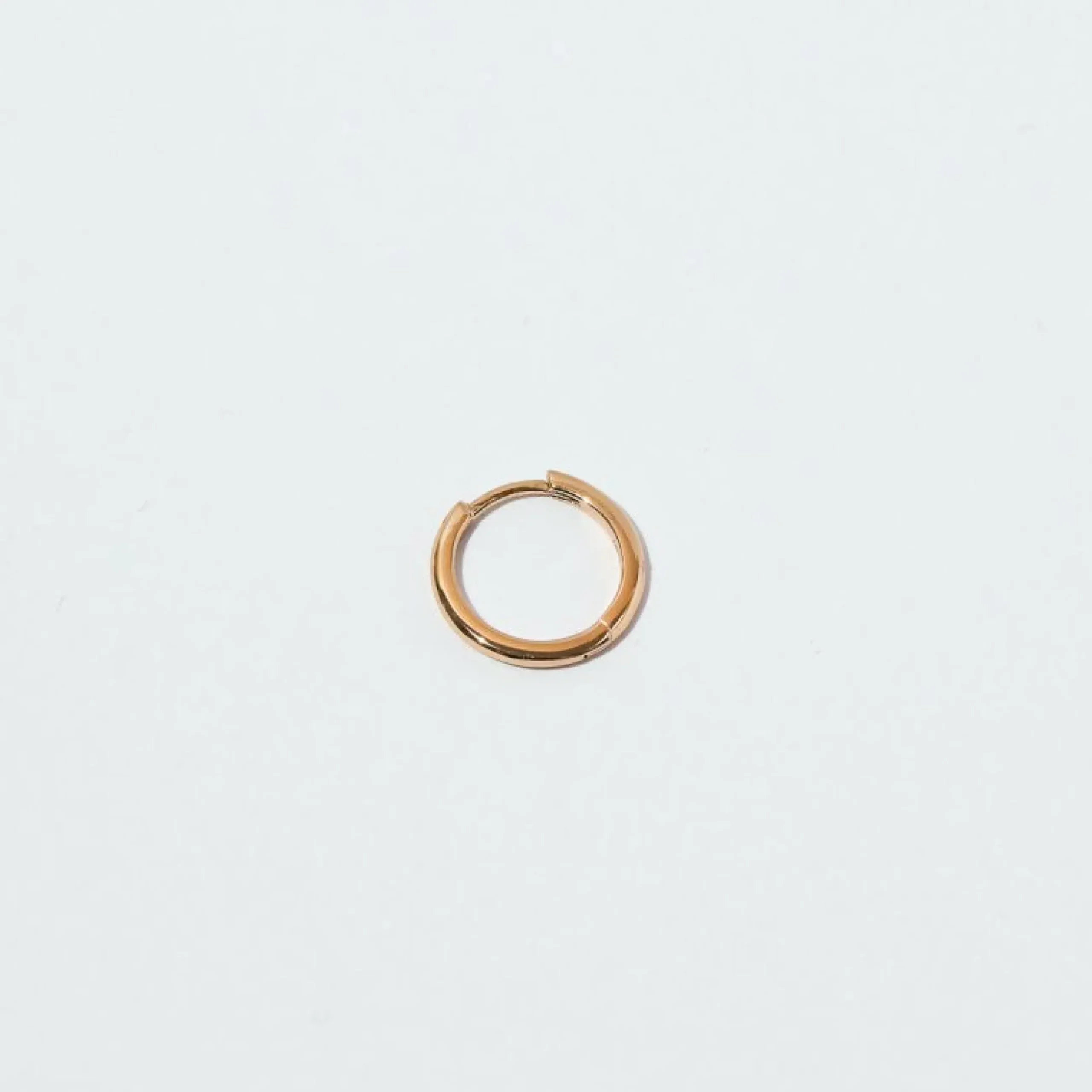 essential_mm_hoop_in_gold_2-2.webp Essential 11.5mm Hoop in Gold