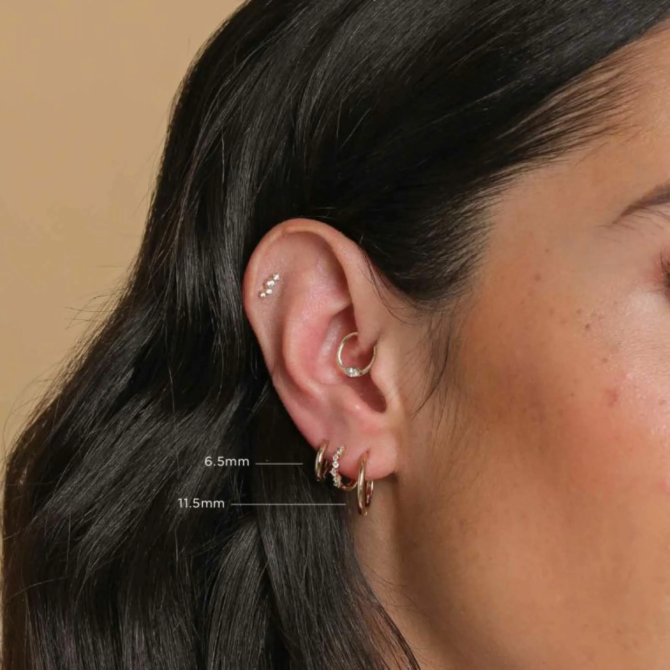 essential_mm_hoop_in_gold_3-2.webp Essential 11.5mm Hoop in Gold
