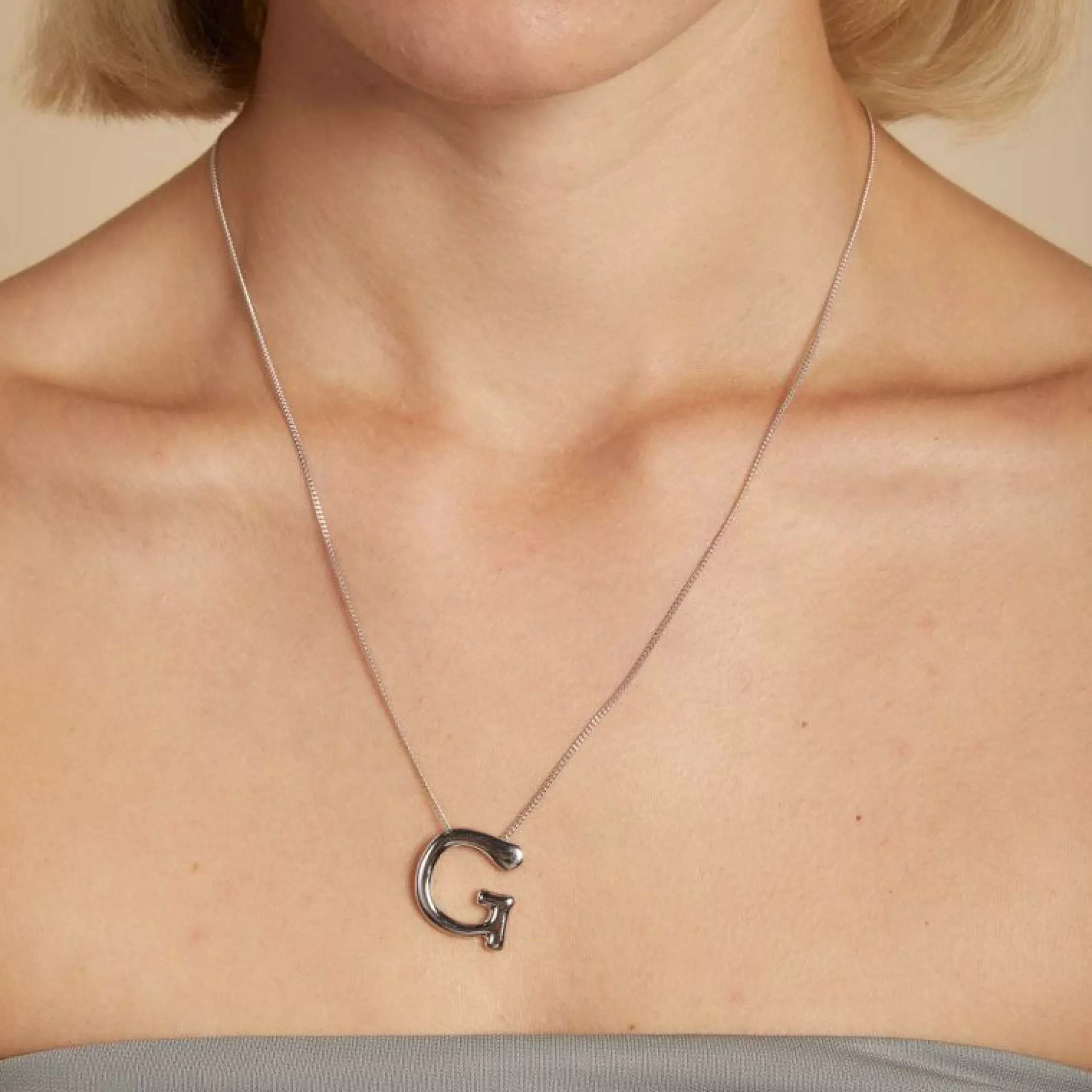 g_initial_bold_pendant_ne_1-1.webp G Initial Bold Pendant Necklace in Silver