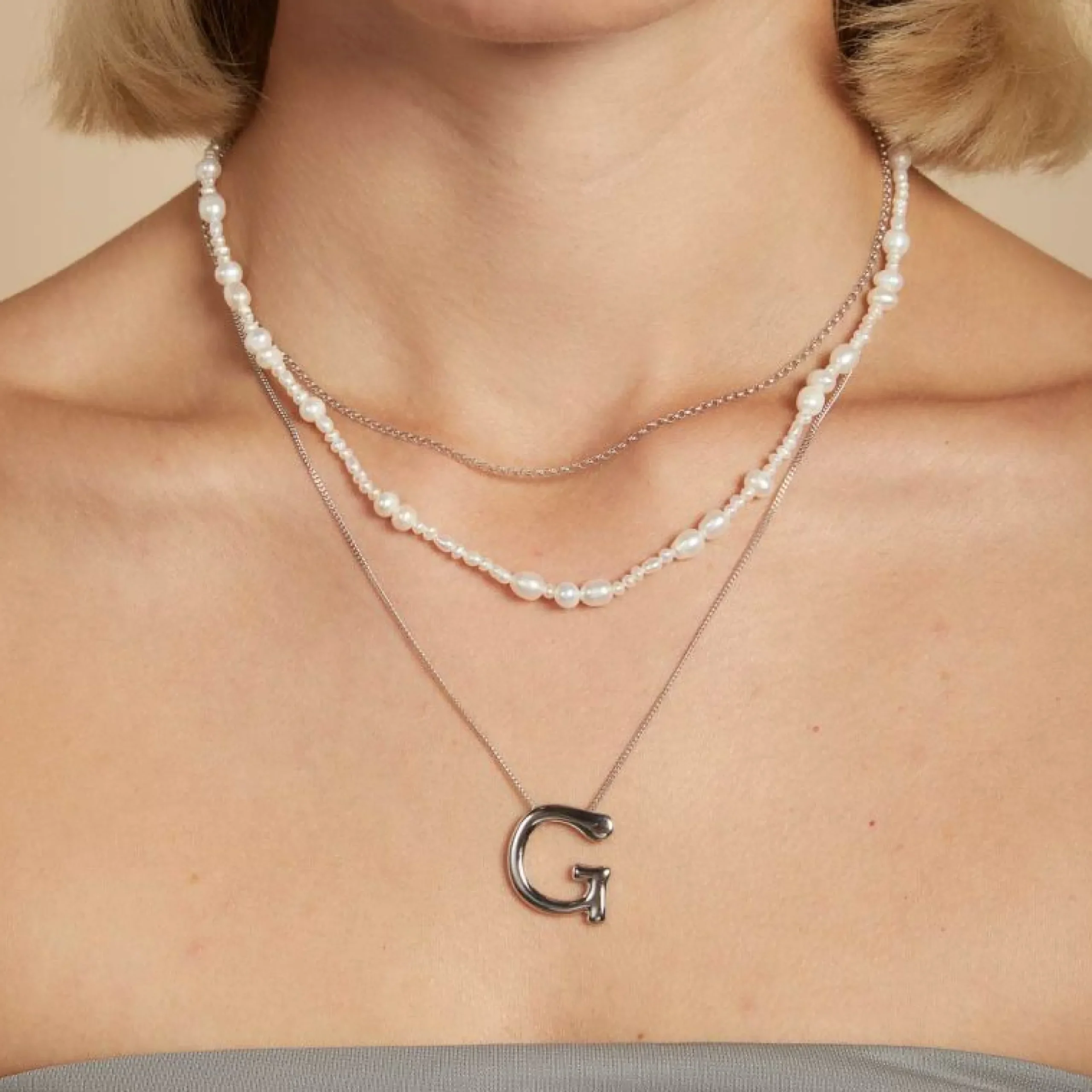 g_initial_bold_pendant_ne_2-1.webp G Initial Bold Pendant Necklace in Silver
