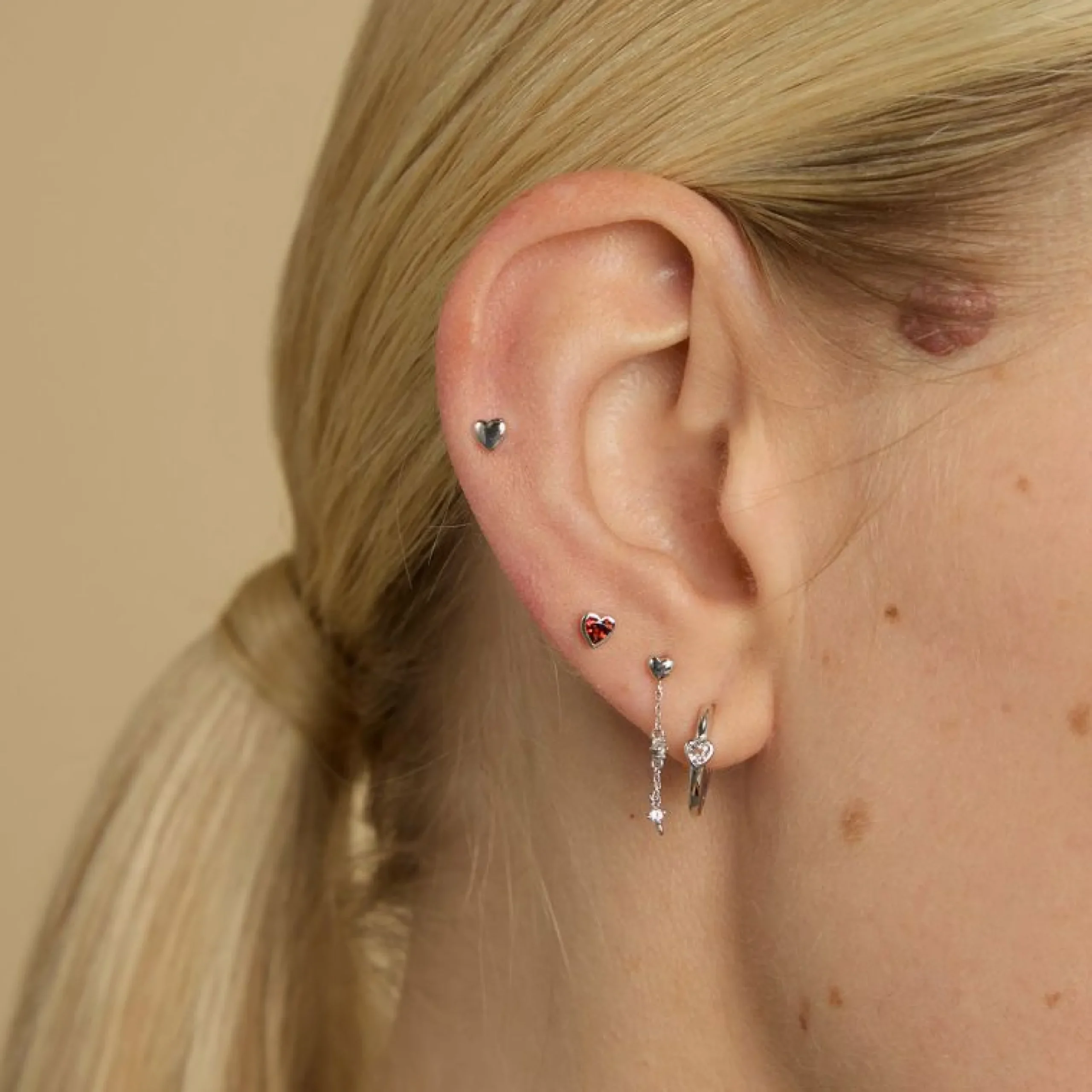 garnet_heart_piercing_stu_2.webp Garnet Heart Piercing Stud in Solid White Gold