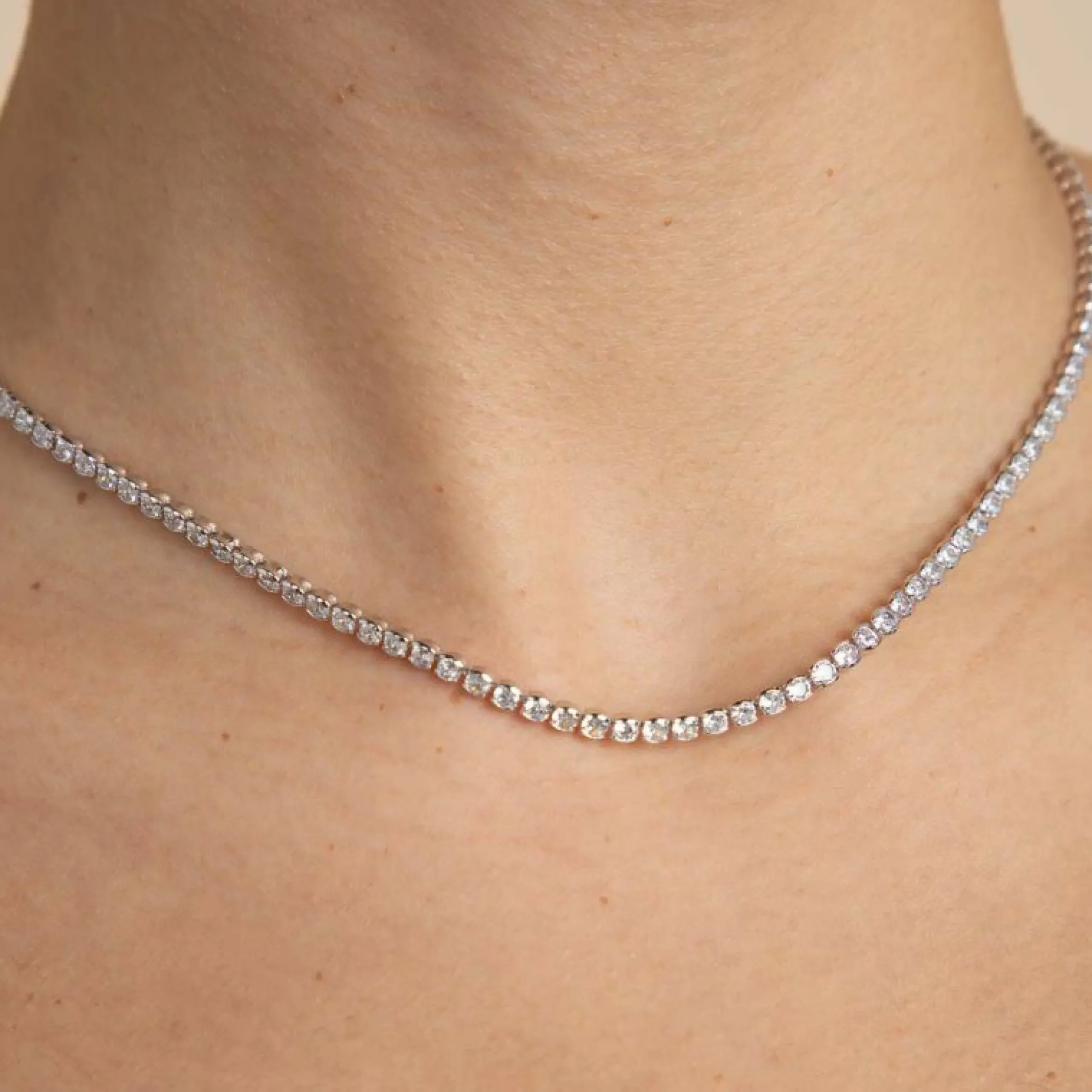 gleam_tennis_chain_neckla_3-1.webp Gleam Tennis Chain Necklace in Silver