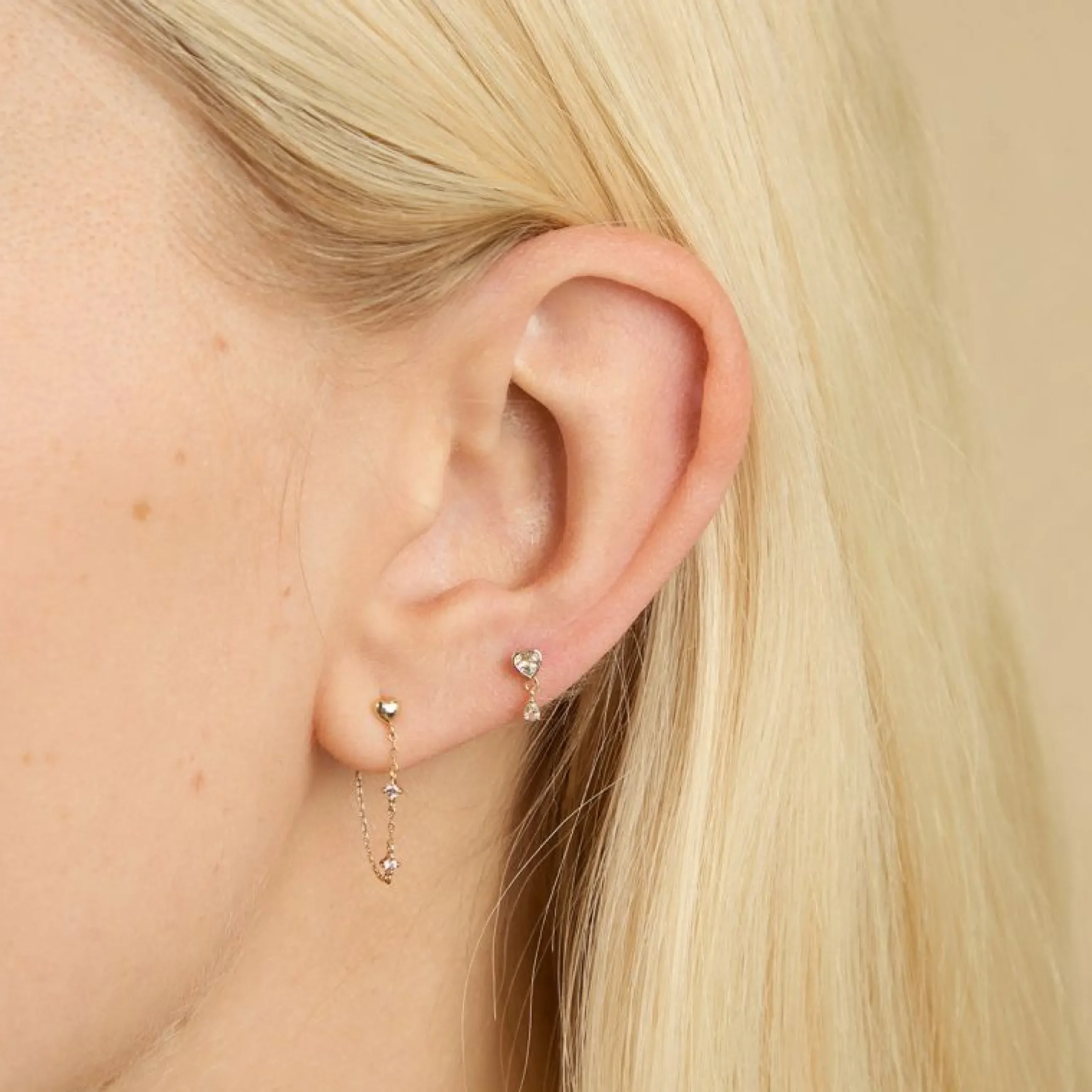 heart_white_topaz_piercin_1.webp Heart White Topaz Piercing Stud in Solid Gold