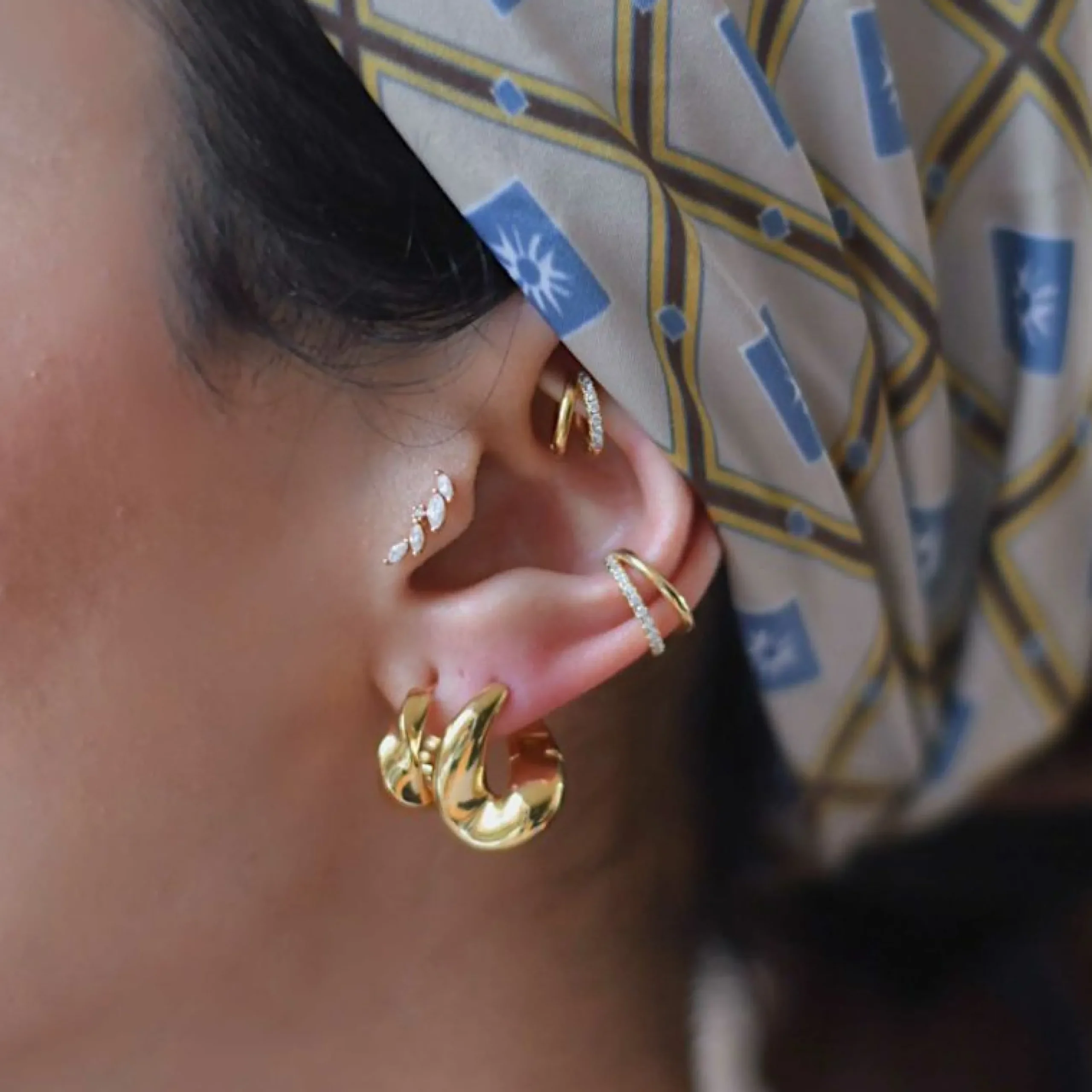 illusion_crystal_ear_cuff_4-1.webp Illusion Crystal Ear Cuff in Gold