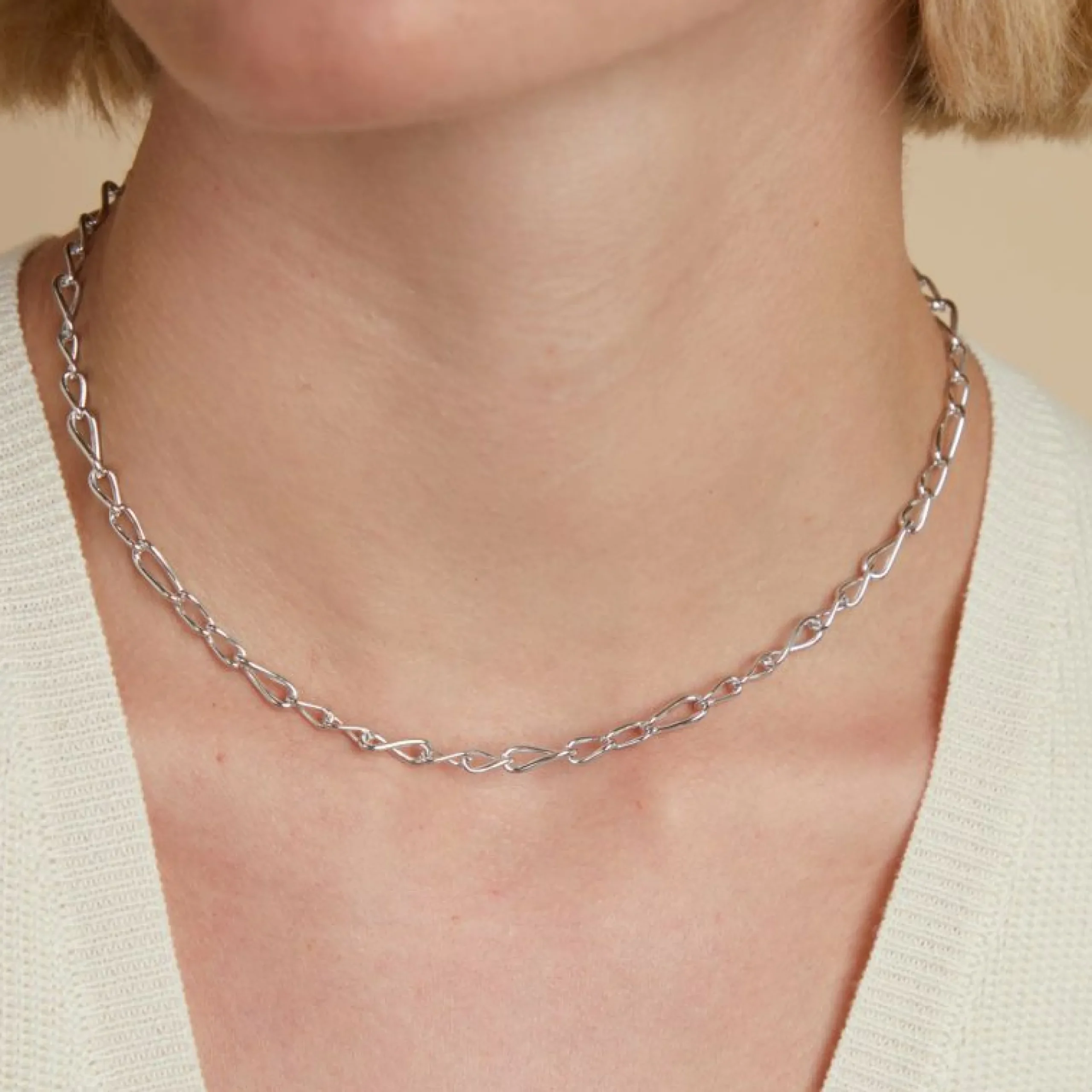 infinite_slim_chain_neckl_1-1.webp Infinite Slim Chain Necklace in Silver