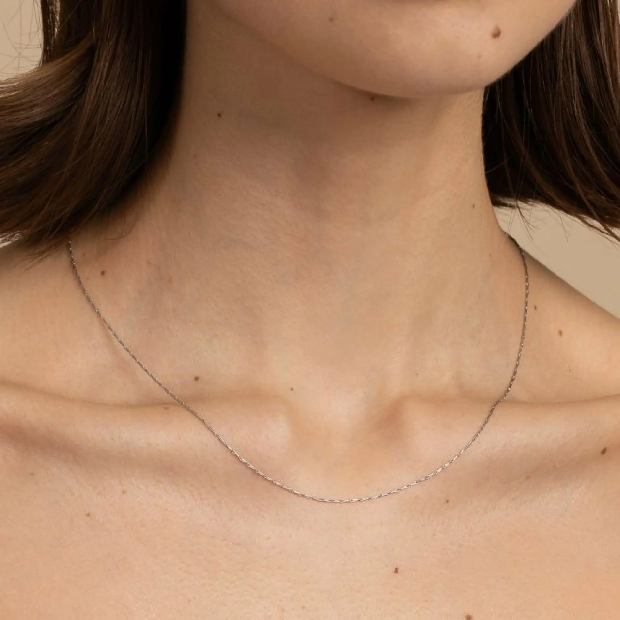 marylebone_chain_necklace_1-1.webp Marylebone Chain Necklace in Solid White Gold