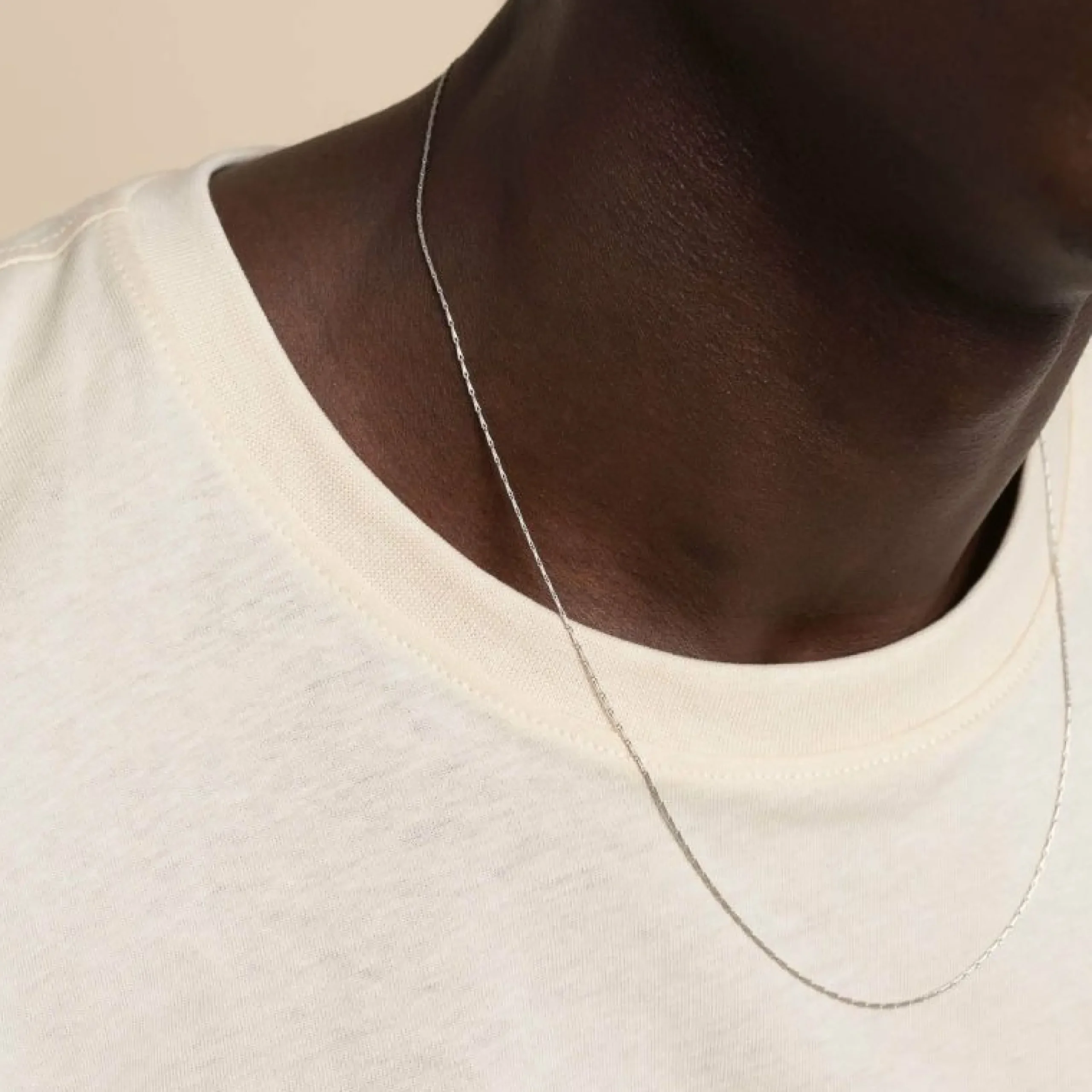 marylebone_chain_necklace_3-1.webp Marylebone Chain Necklace in Solid White Gold