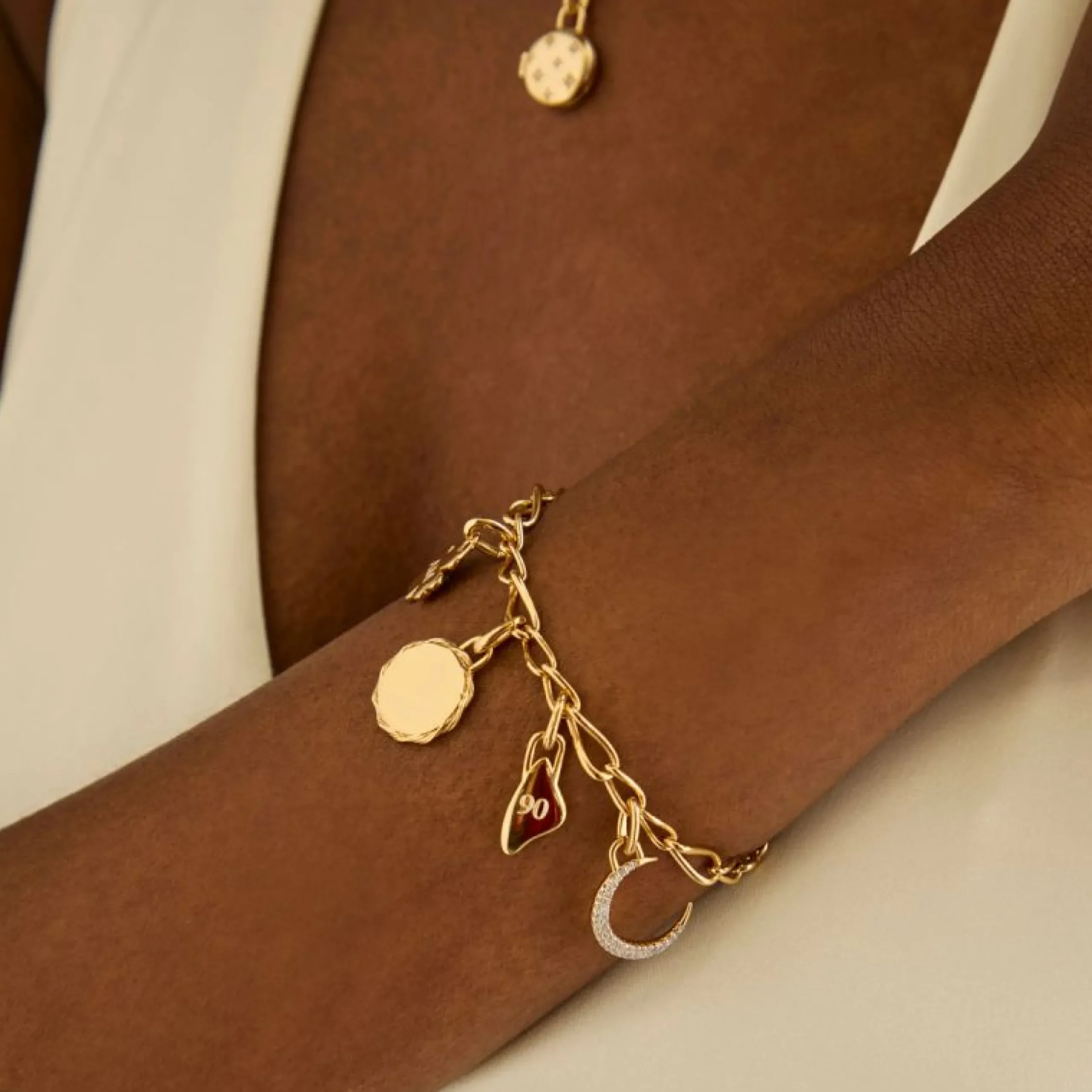 moon_talisman_charm_in_go_2.webp Moon Talisman Charm in Gold