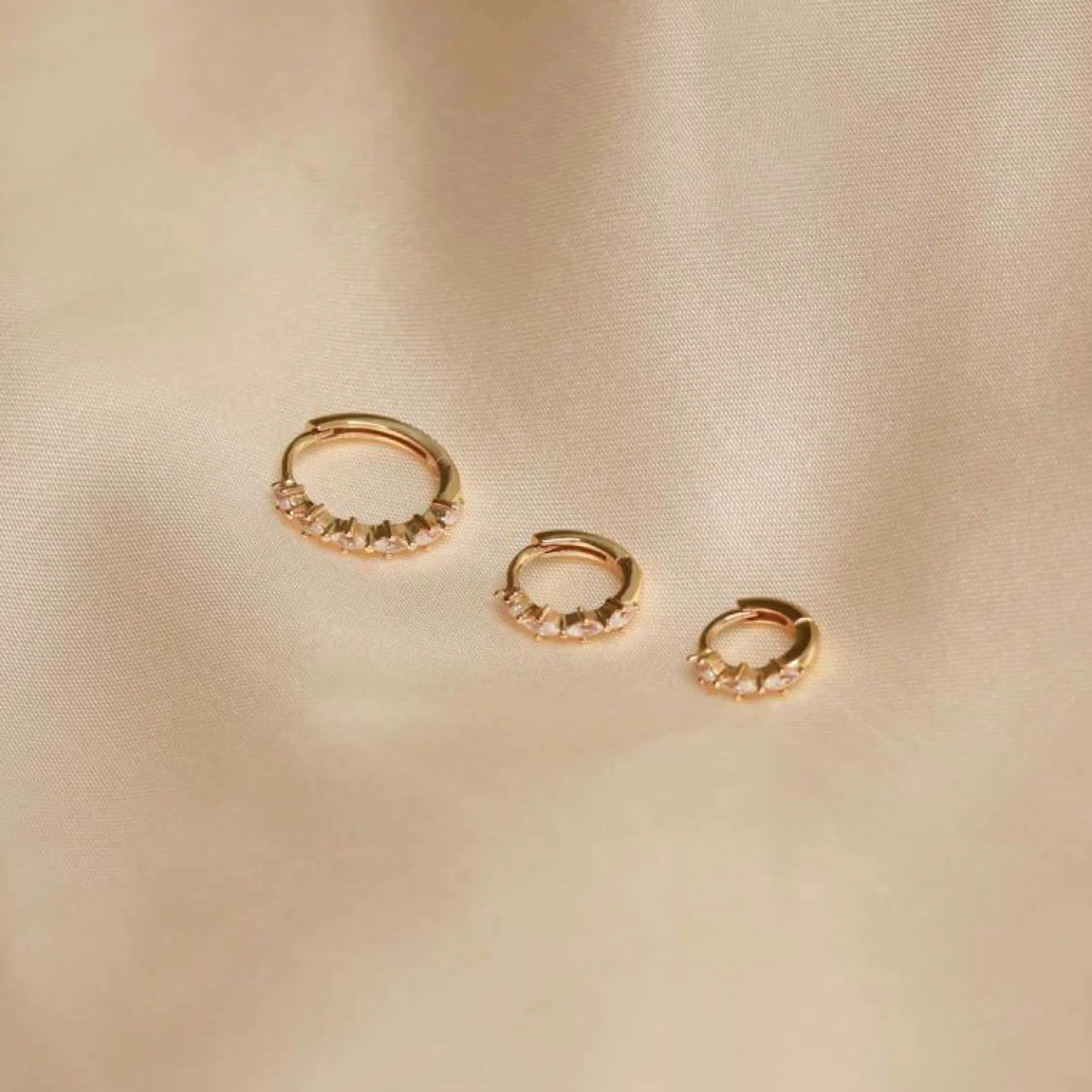 navette_hoop_mm_in_gold_2.webp Navette Hoop 8mm in Gold