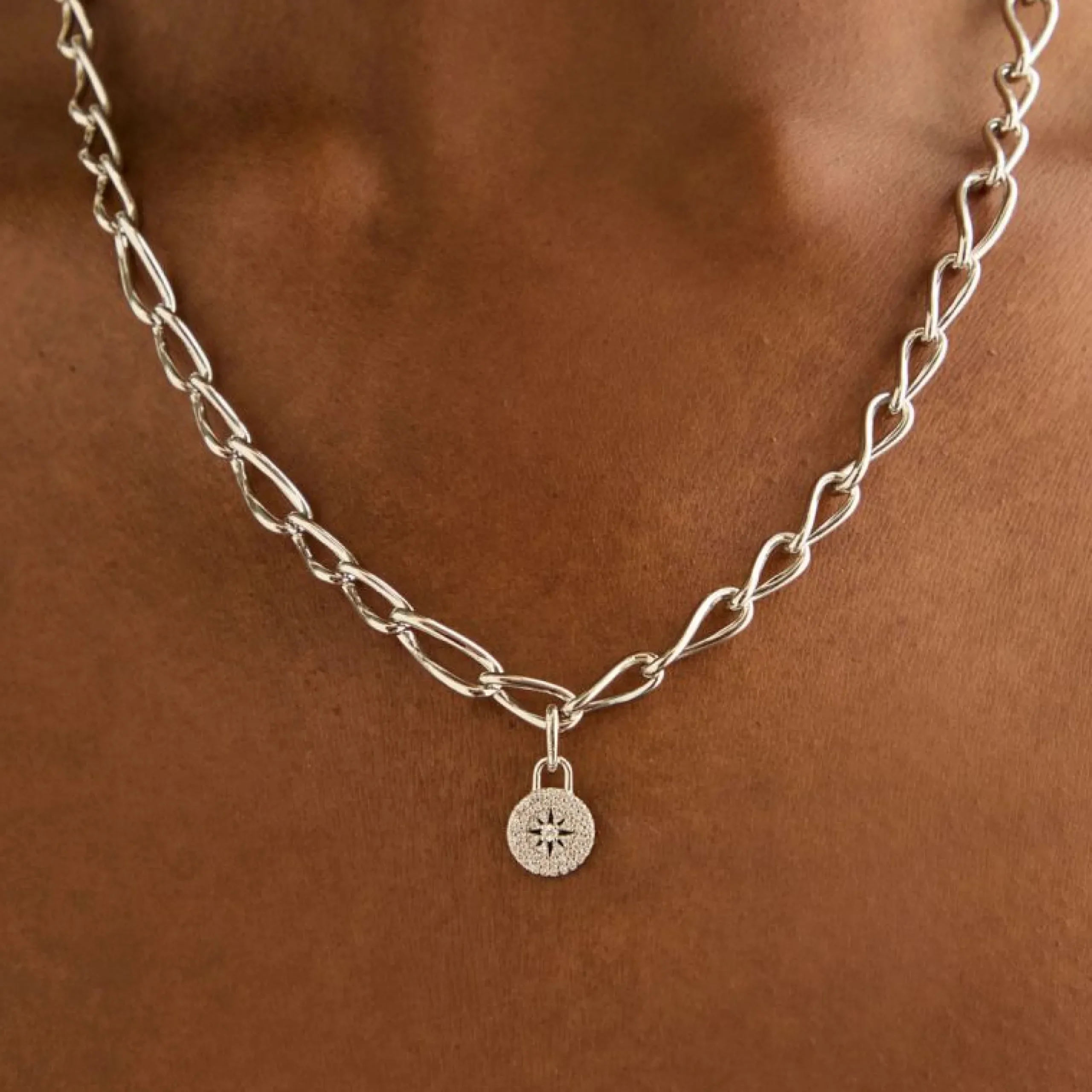 pav_star_charm_in_silver_1.webp Pavé Star Charm in Silver