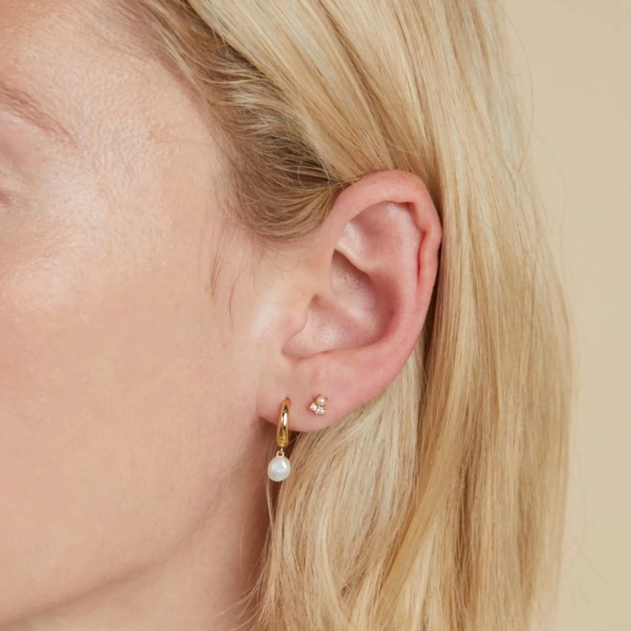 pearl_amp_crystal_studs_i_2.webp Pearl & Crystal Studs in Gold