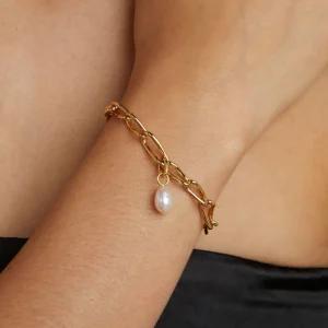 Pearl Talisman Charm in Gold