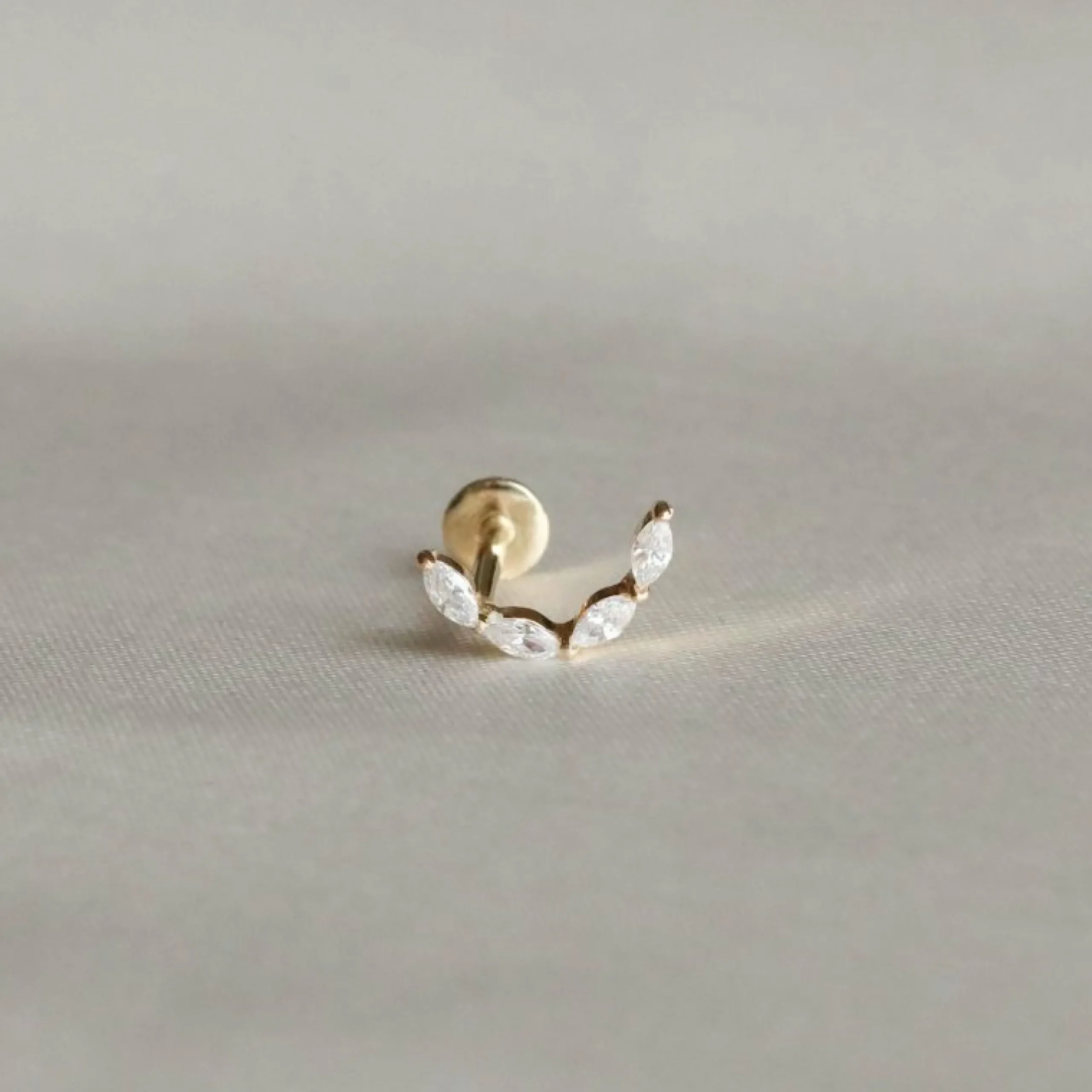 solid_gold_crystal_curved_3.webp Solid Gold Crystal Curved Piercing Stud