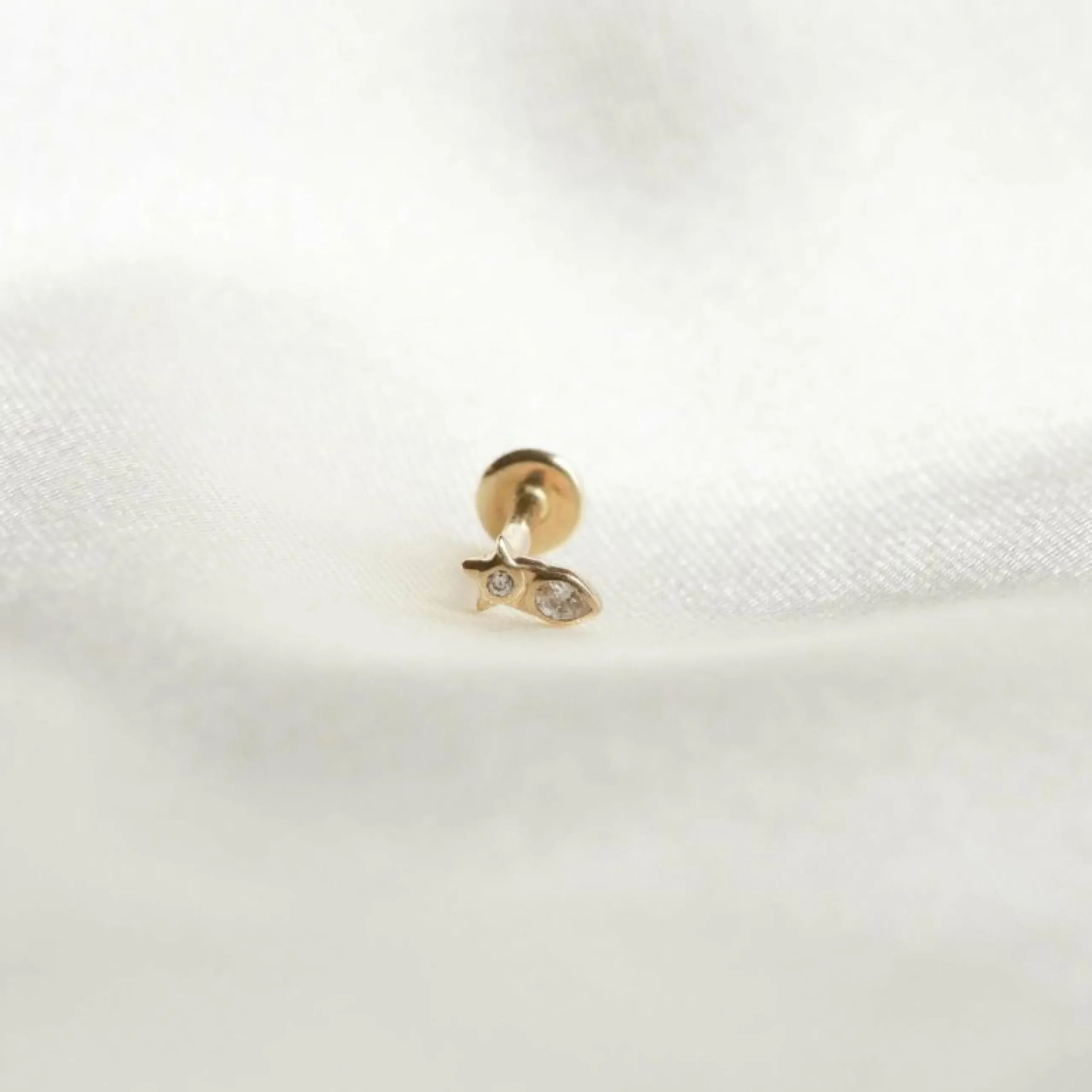 solid_gold_crystal_star_p_3.webp Solid Gold Crystal Star Piercing Stud
