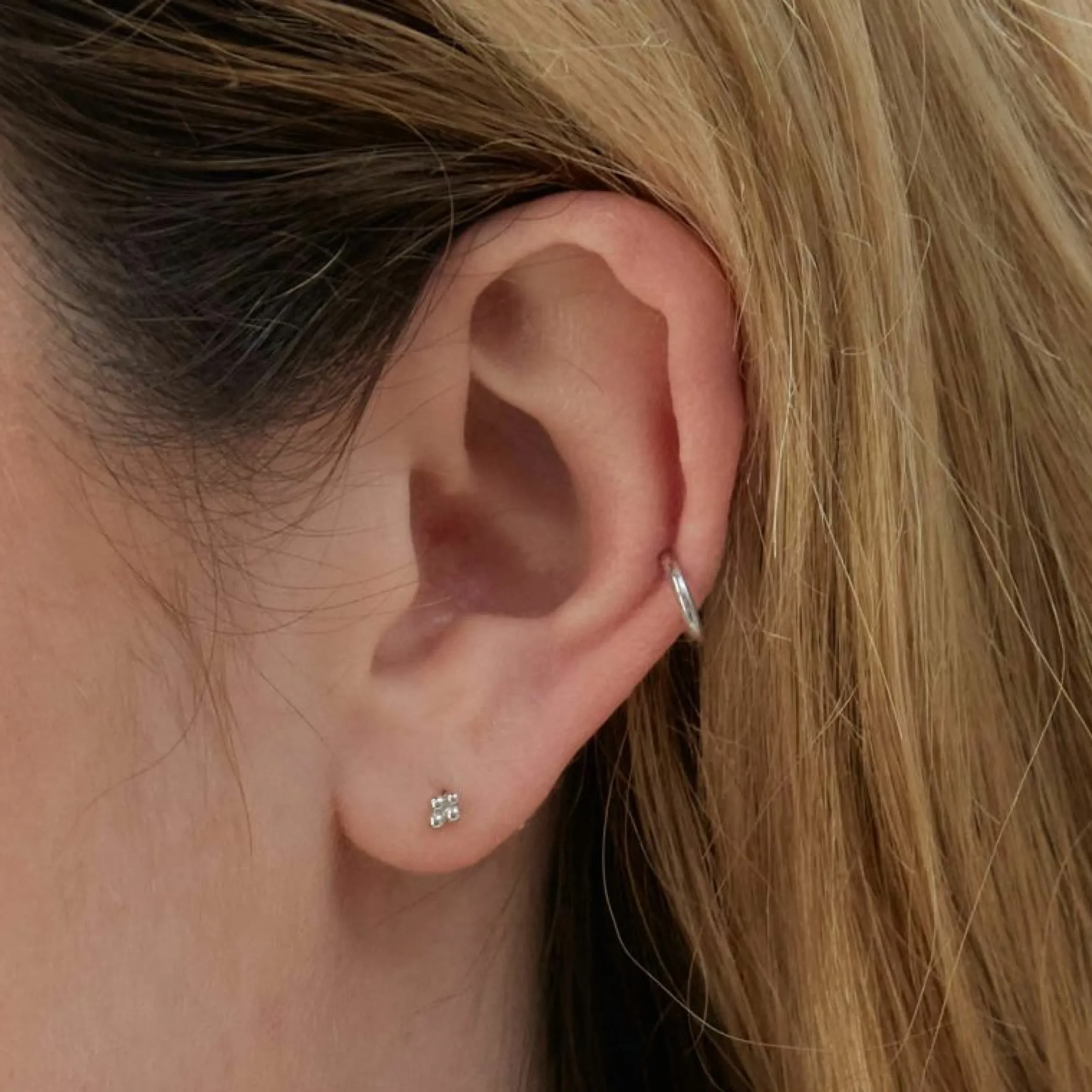 solid_white_gold_beaded_p_2.webp Solid White Gold Beaded Piercing Stud