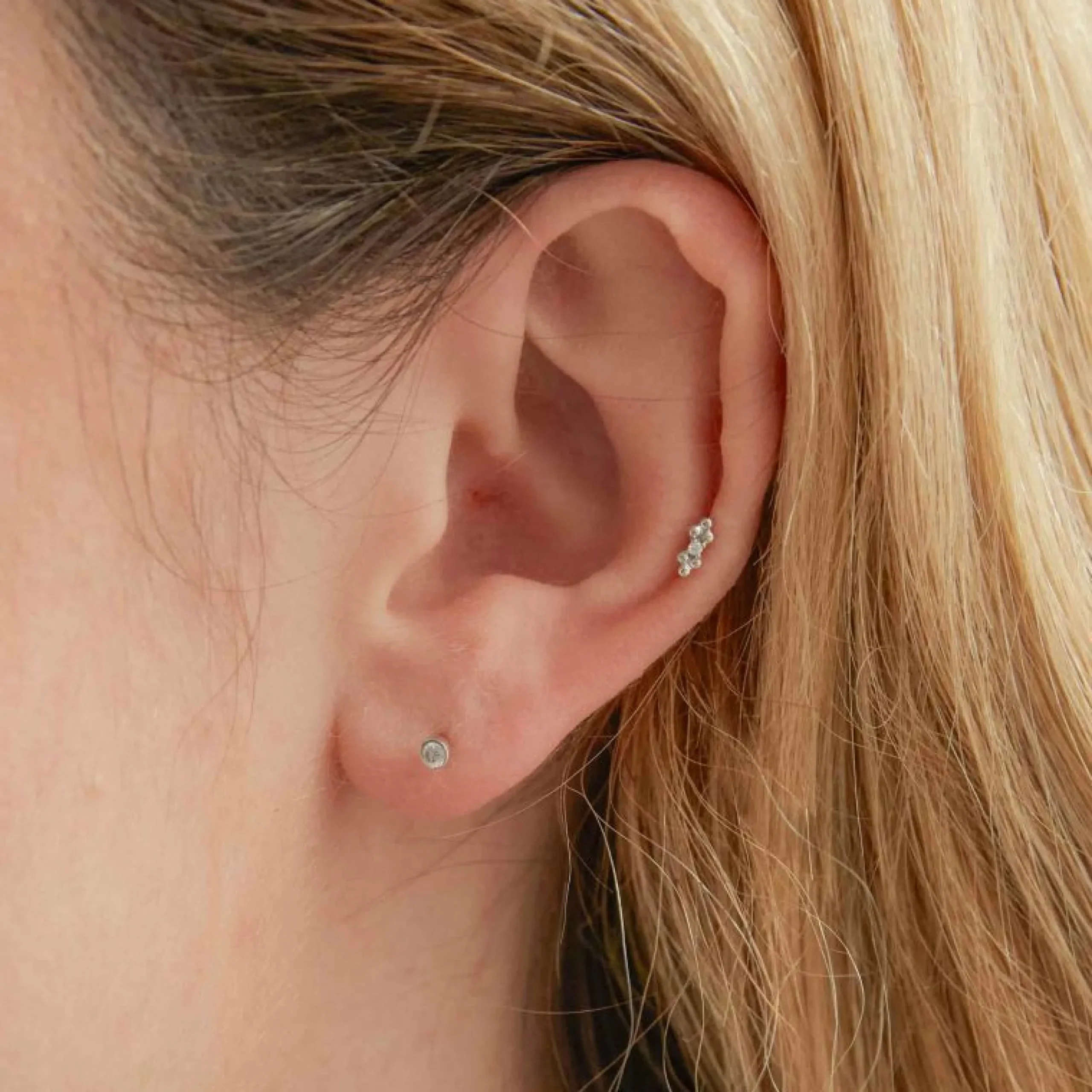 solid_white_gold_crystal__1.webp Solid White Gold Crystal Beaded Piercing Stud