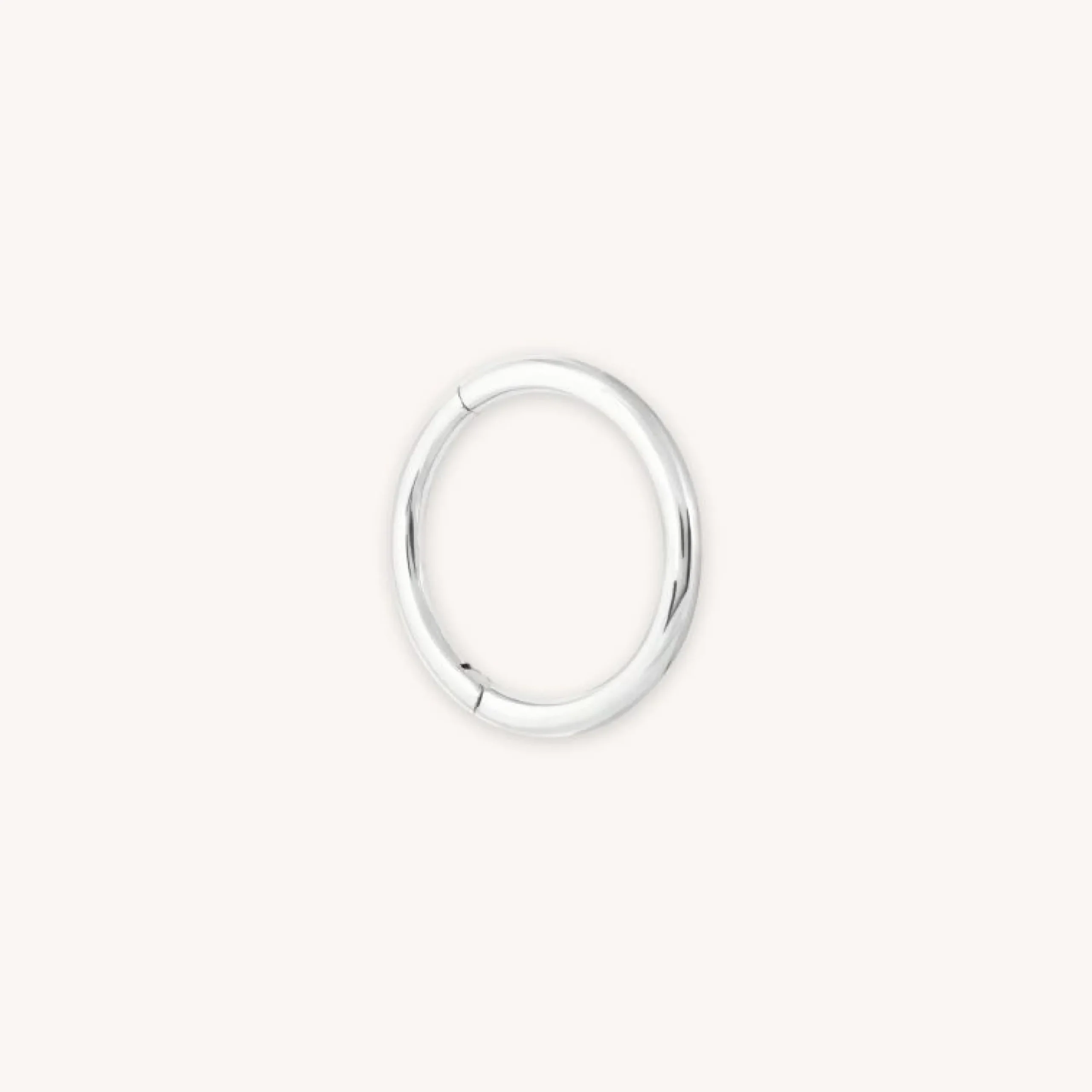 solid_white_gold_simple_p_0.webp Solid White Gold Simple Piercing Hoop