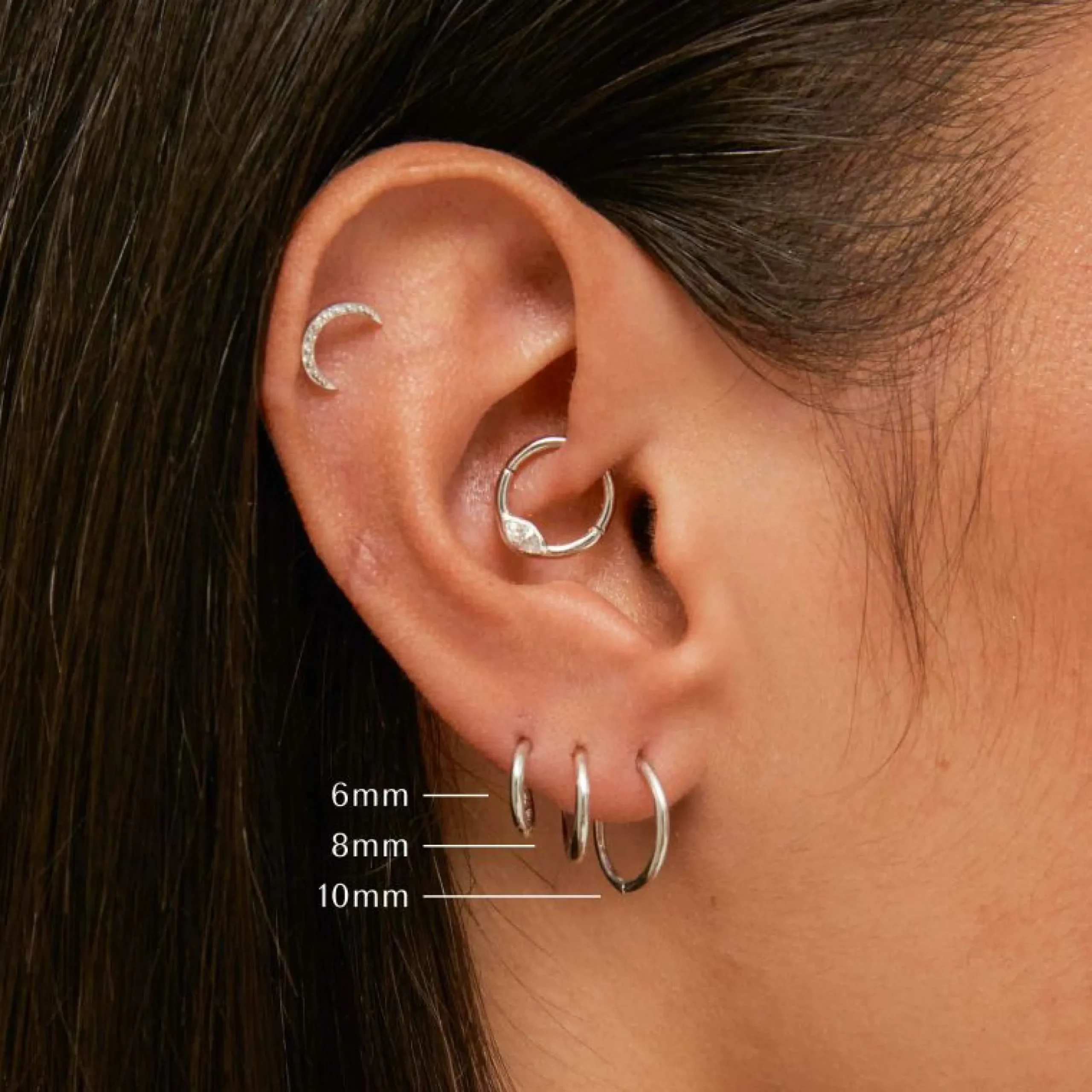 solid_white_gold_simple_p_5.webp Solid White Gold Simple Piercing Hoop