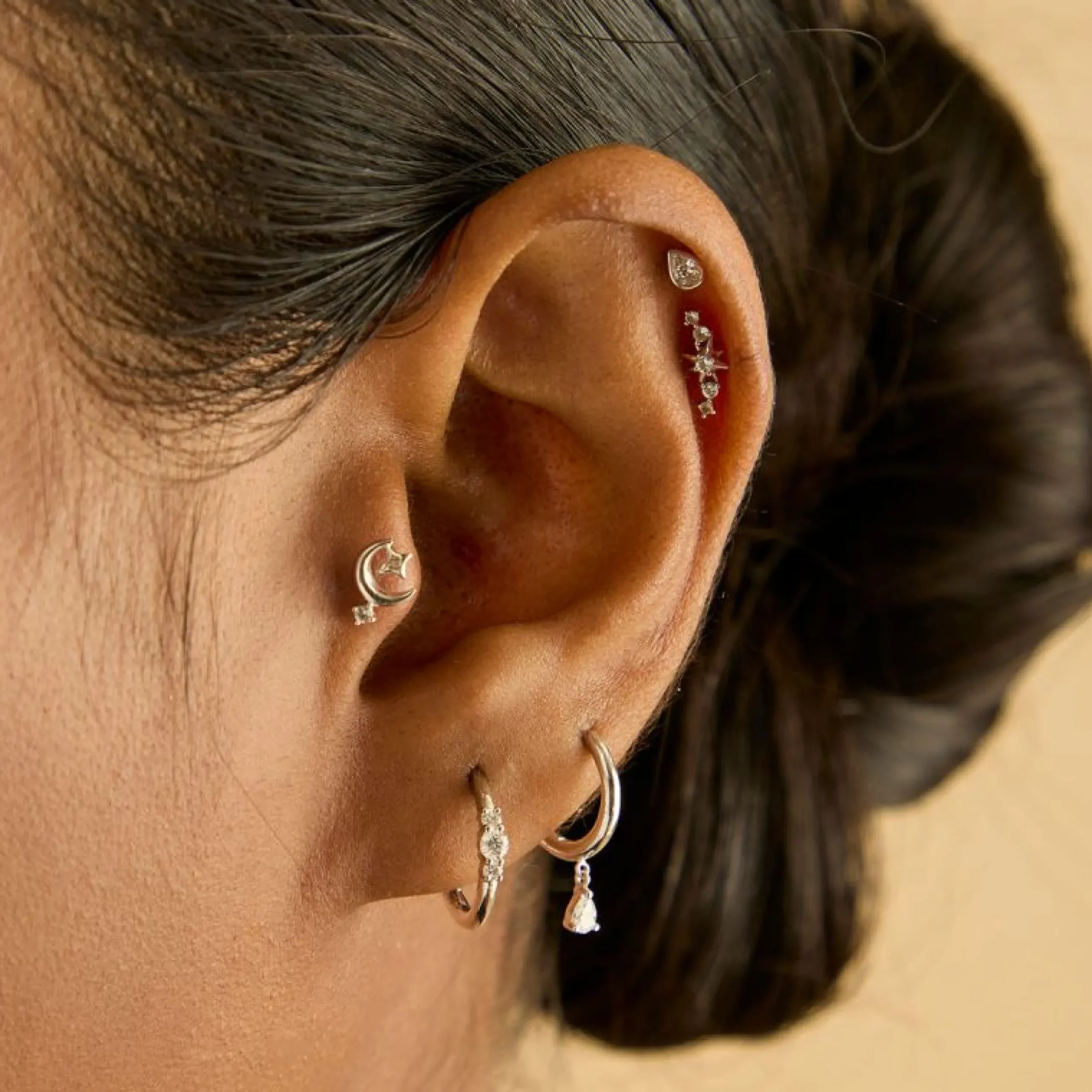 star_curved_piercing_stud_3-1.webp Star Curved Piercing Stud in Solid White Gold