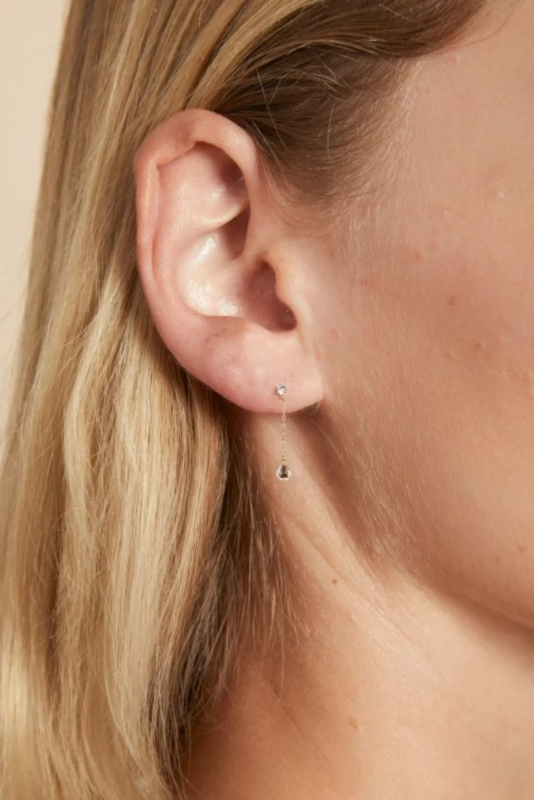 topaz_chain_stud_earrings_1-1.webp Topaz Chain Stud Earrings in Solid Gold