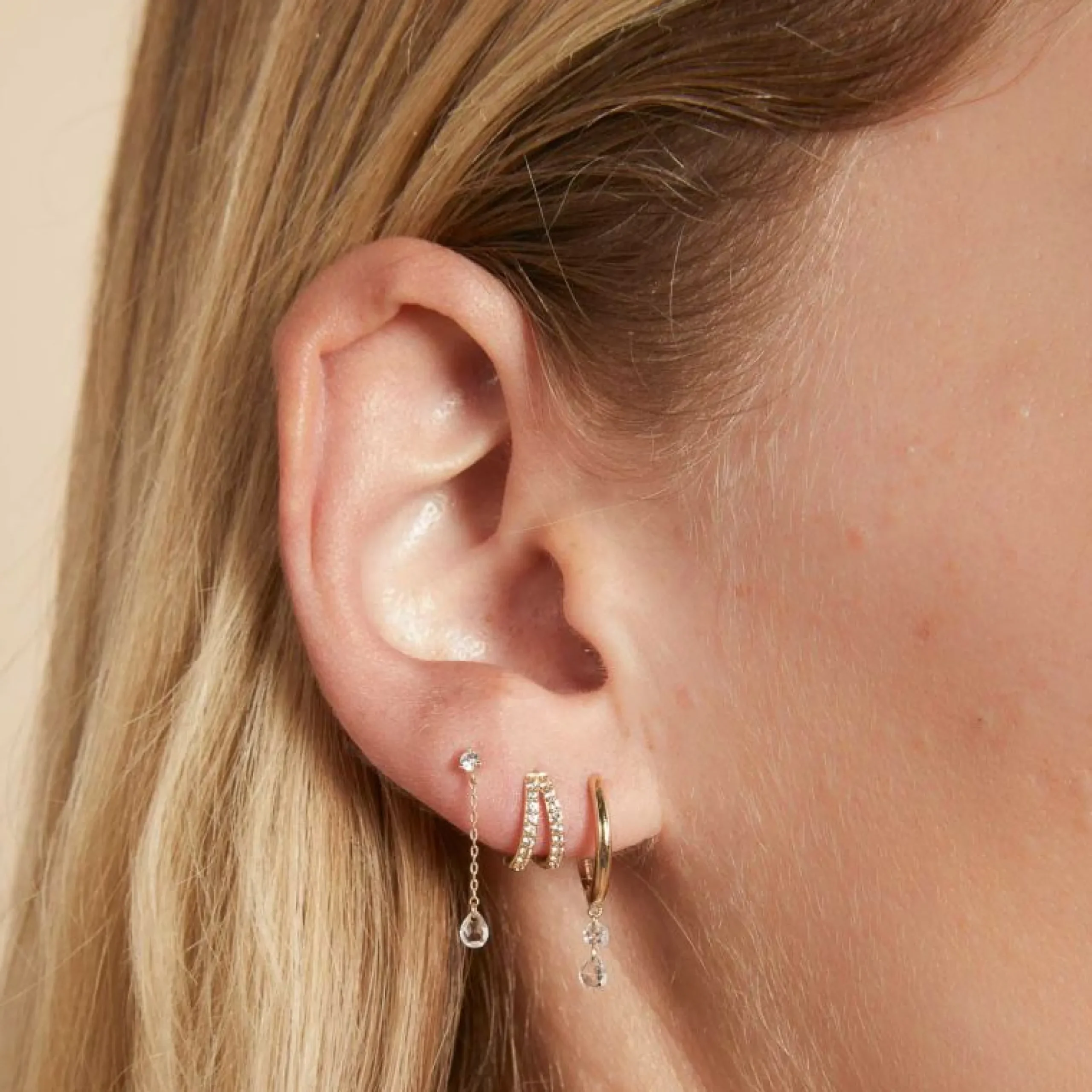 topaz_chain_stud_earrings_2-1.webp Topaz Chain Stud Earrings in Solid Gold