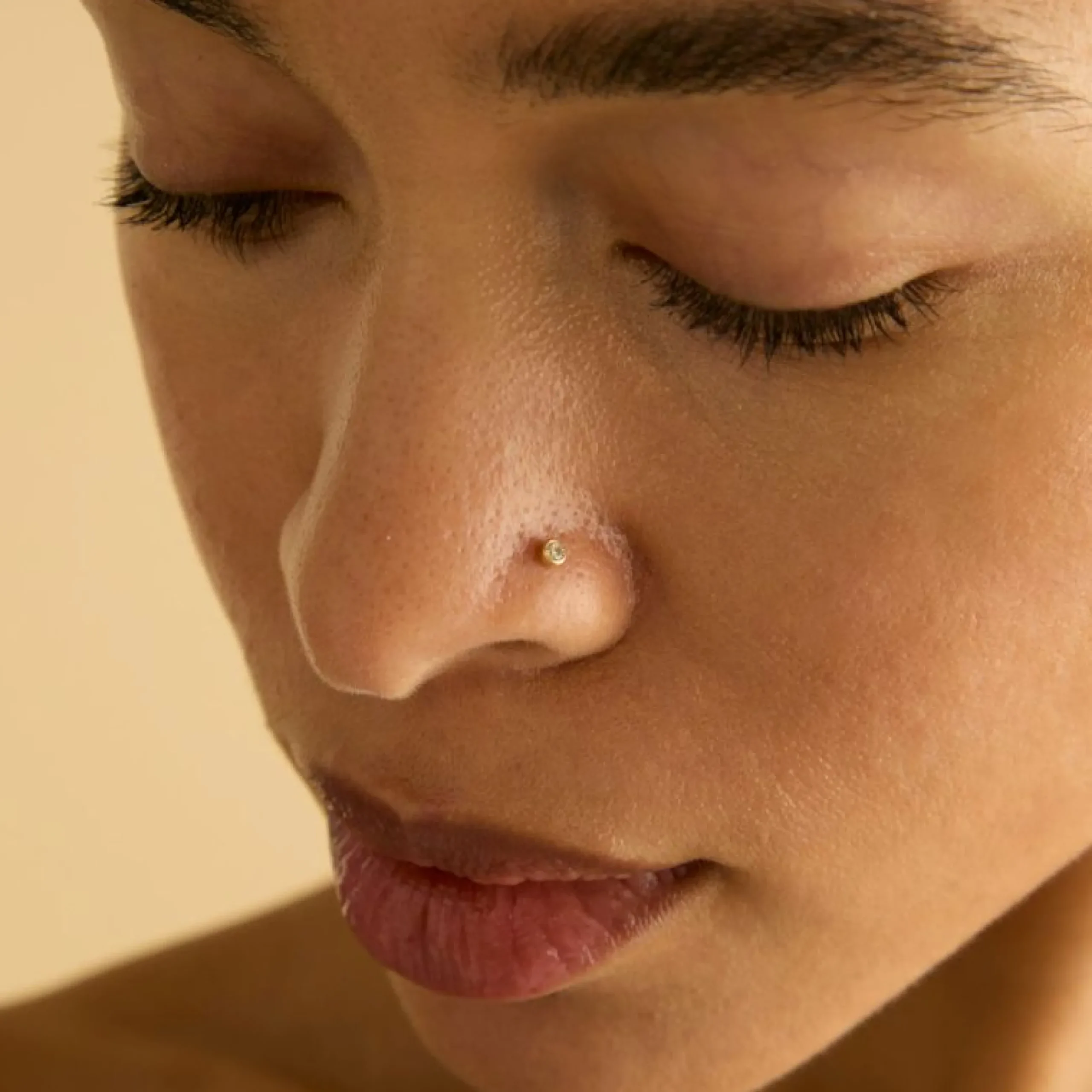 topaz_gem_piercing_stud_i_4.webp Topaz Gem Piercing Stud in Solid Gold