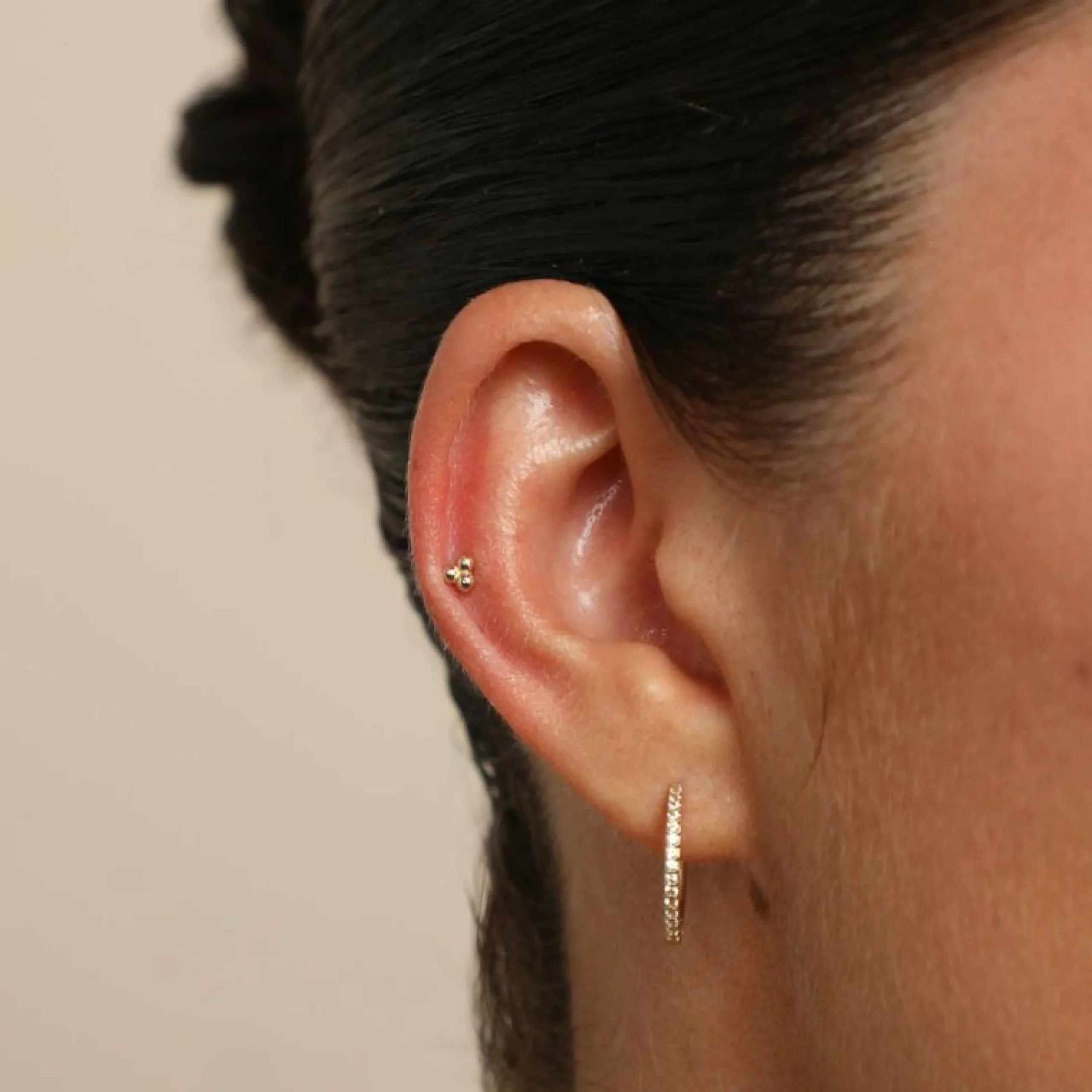 triple_beaded_piercing_st_1-1.webp Triple Beaded Piercing Stud in Solid Gold