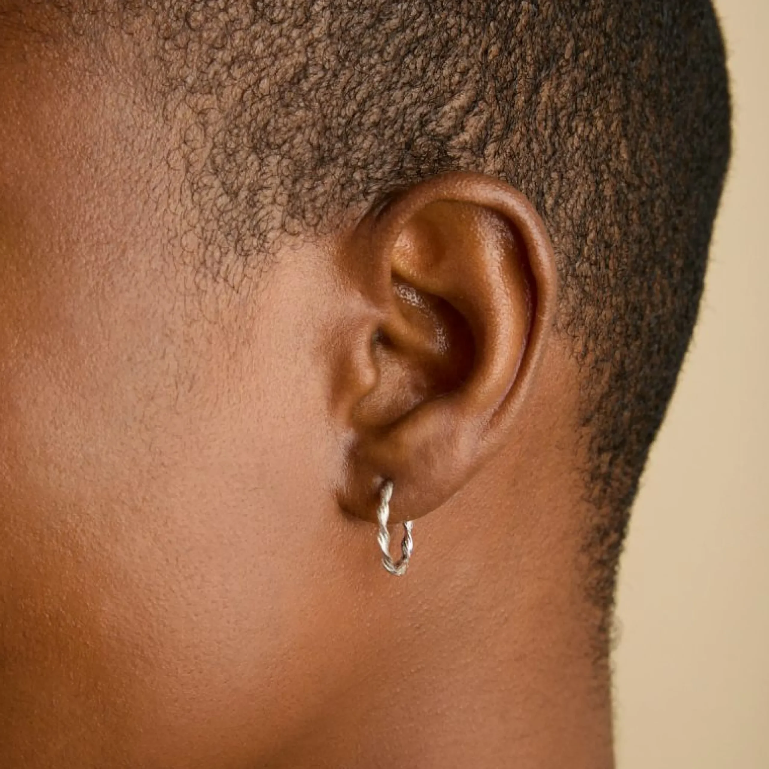 twist_small_hoops_in_silv_1.webp Twist Small Hoops in Silver