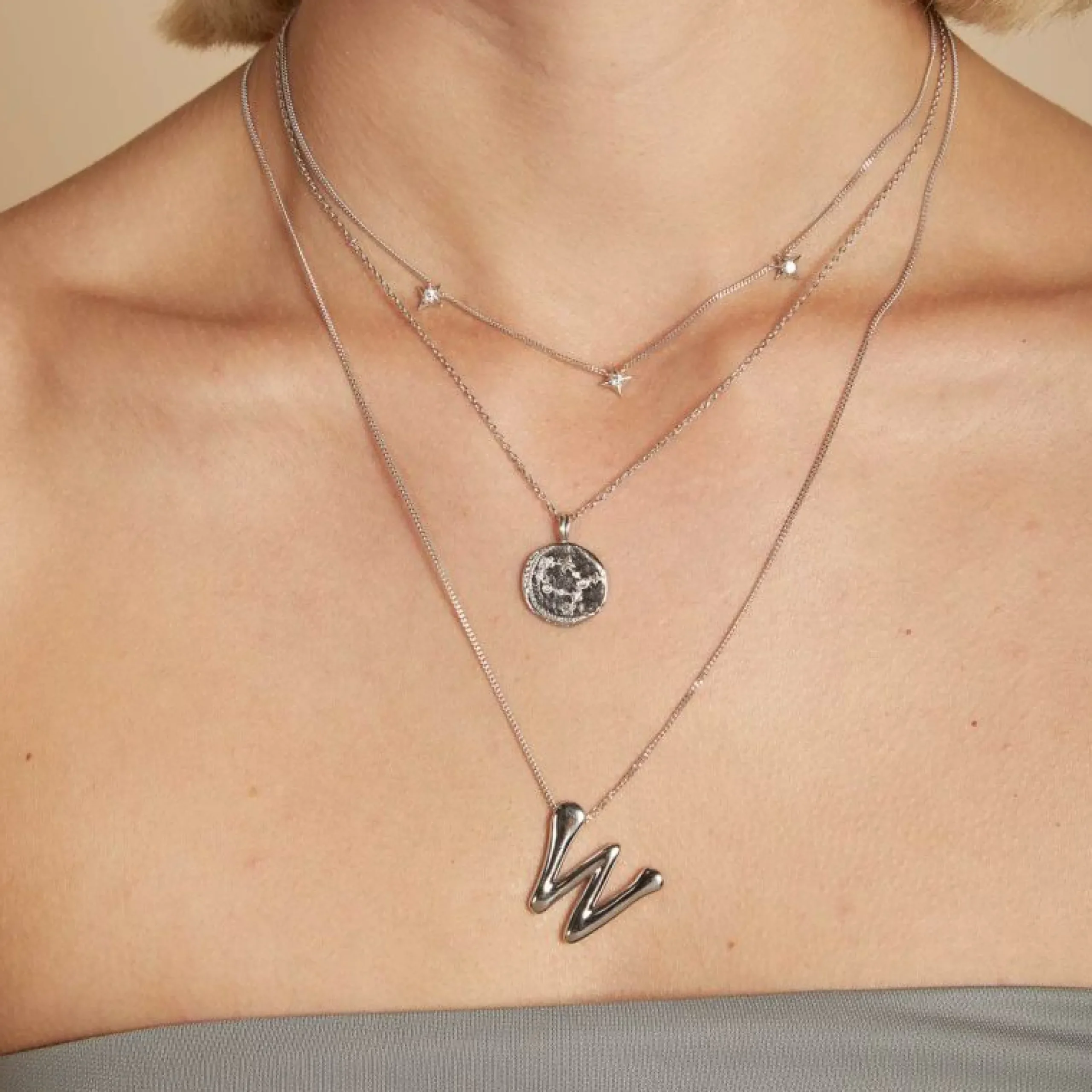 w_initial_bold_pendant_ne_2.webp W Initial Bold Pendant Necklace in Silver