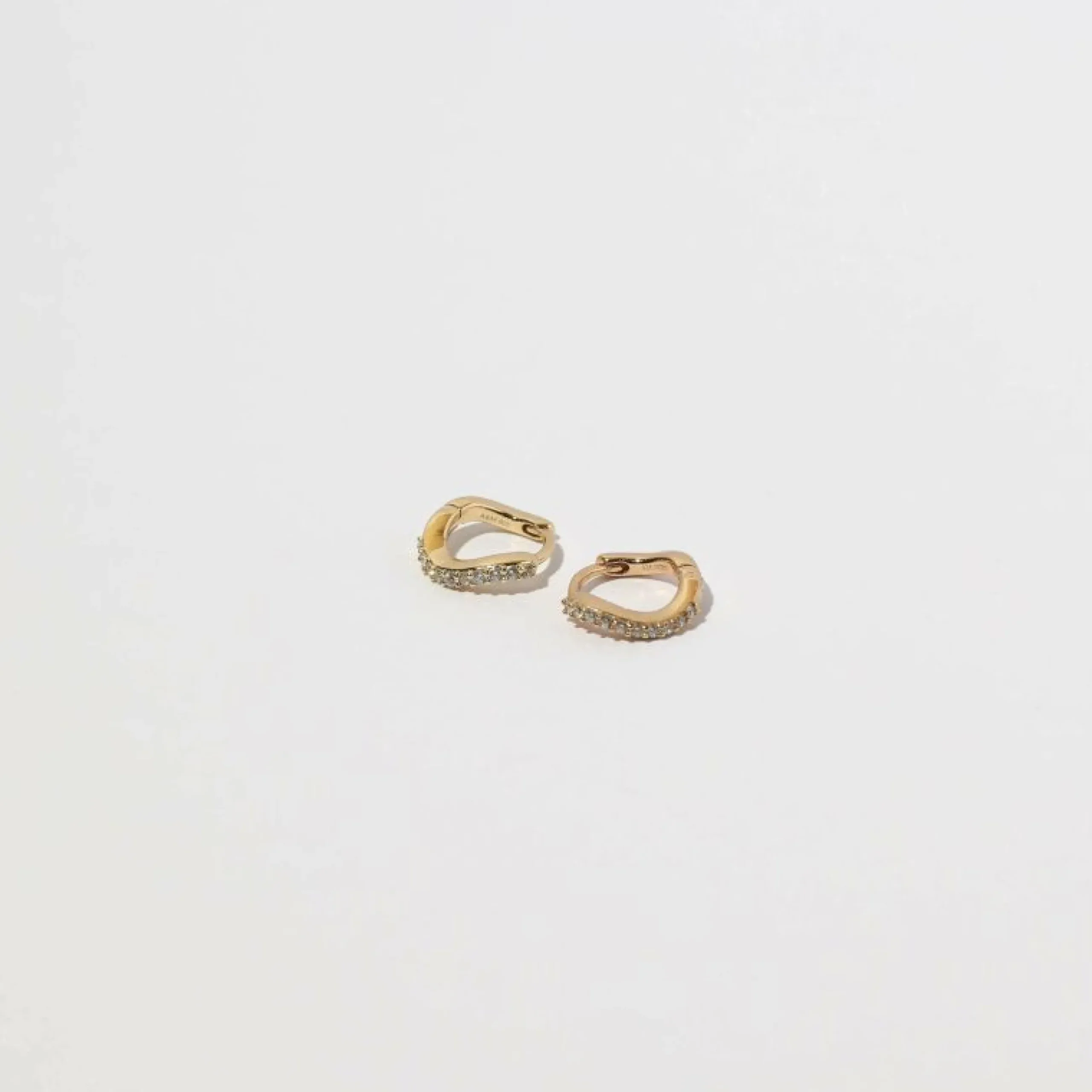 wave_crystal_huggies_in_g_2.webp Wave Crystal Huggies in Gold