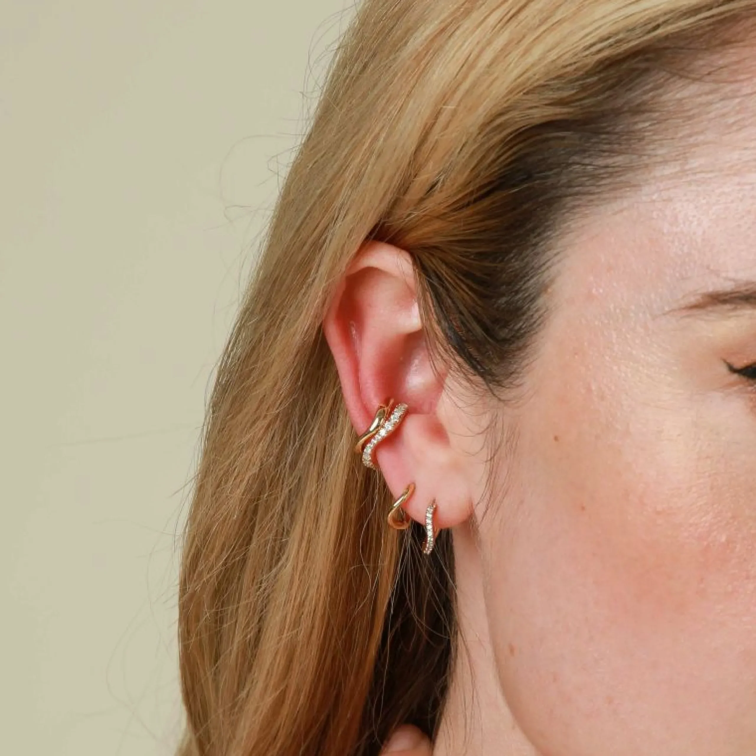 wave_ear_cuff_in_gold_6.webp Wave Ear Cuff in Gold