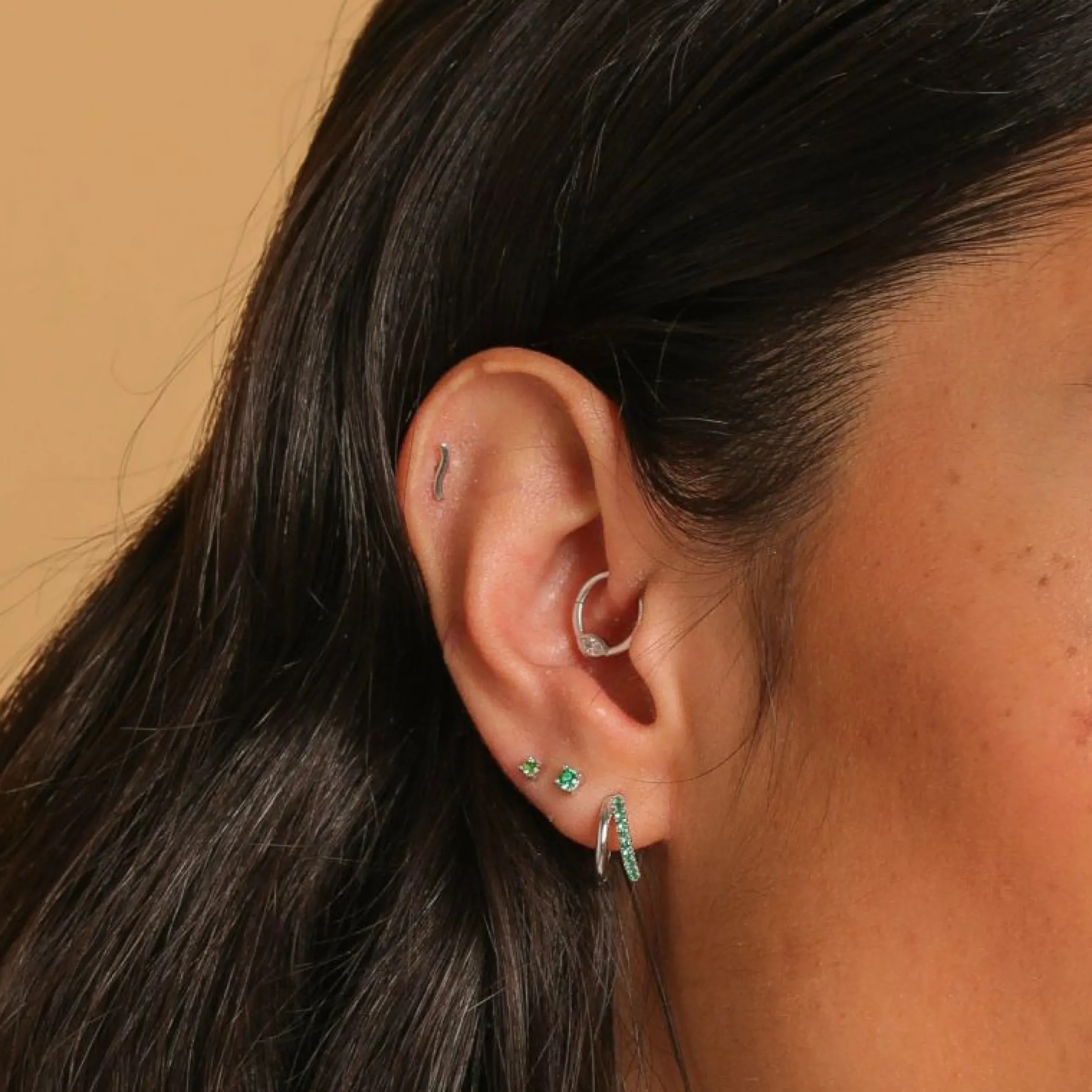 wave_piercing_stud_in_sol_1-1.webp Wave Piercing Stud in Solid White Gold