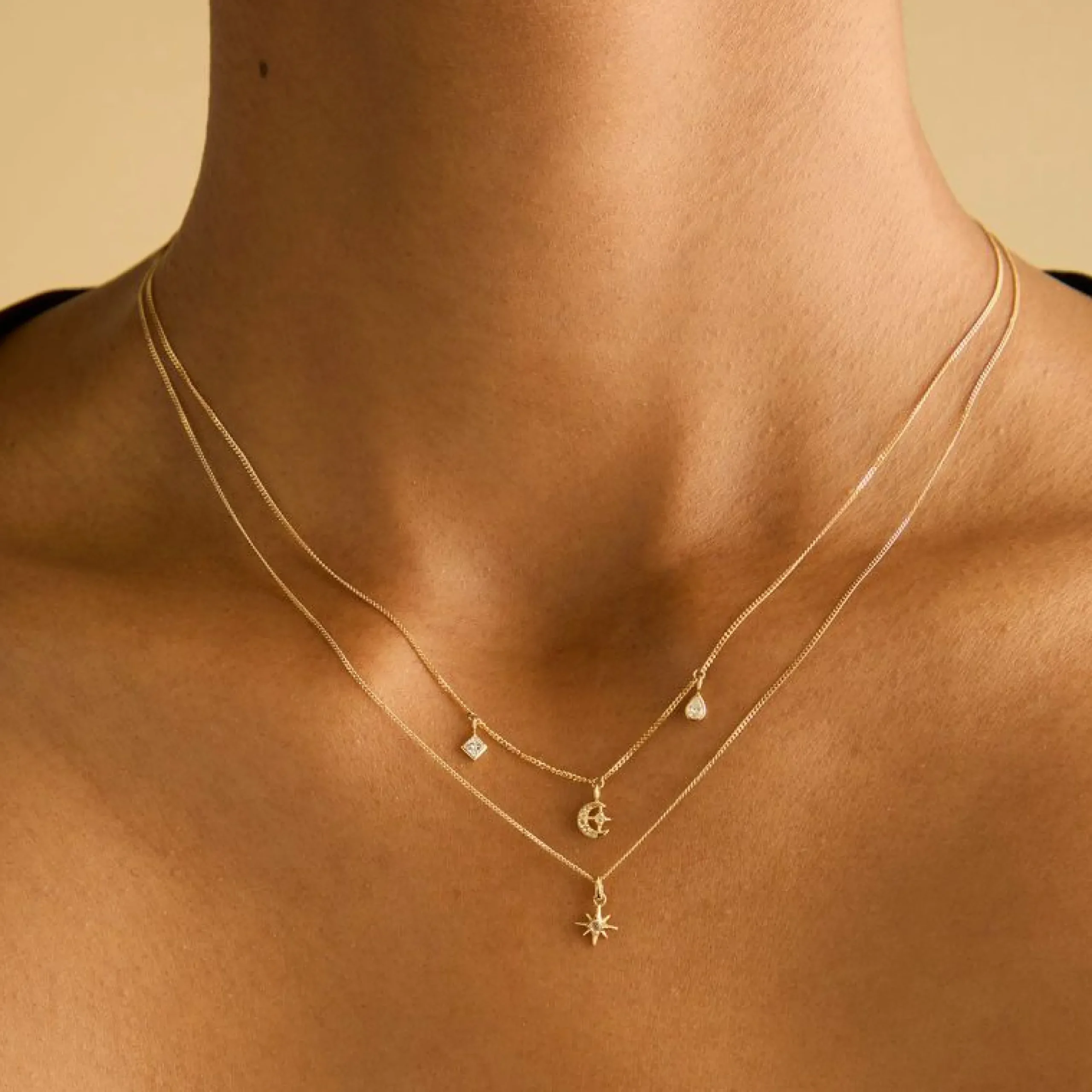 white_topaz_star_pendant__2.webp White Topaz Star Pendant Necklace in Solid Gold