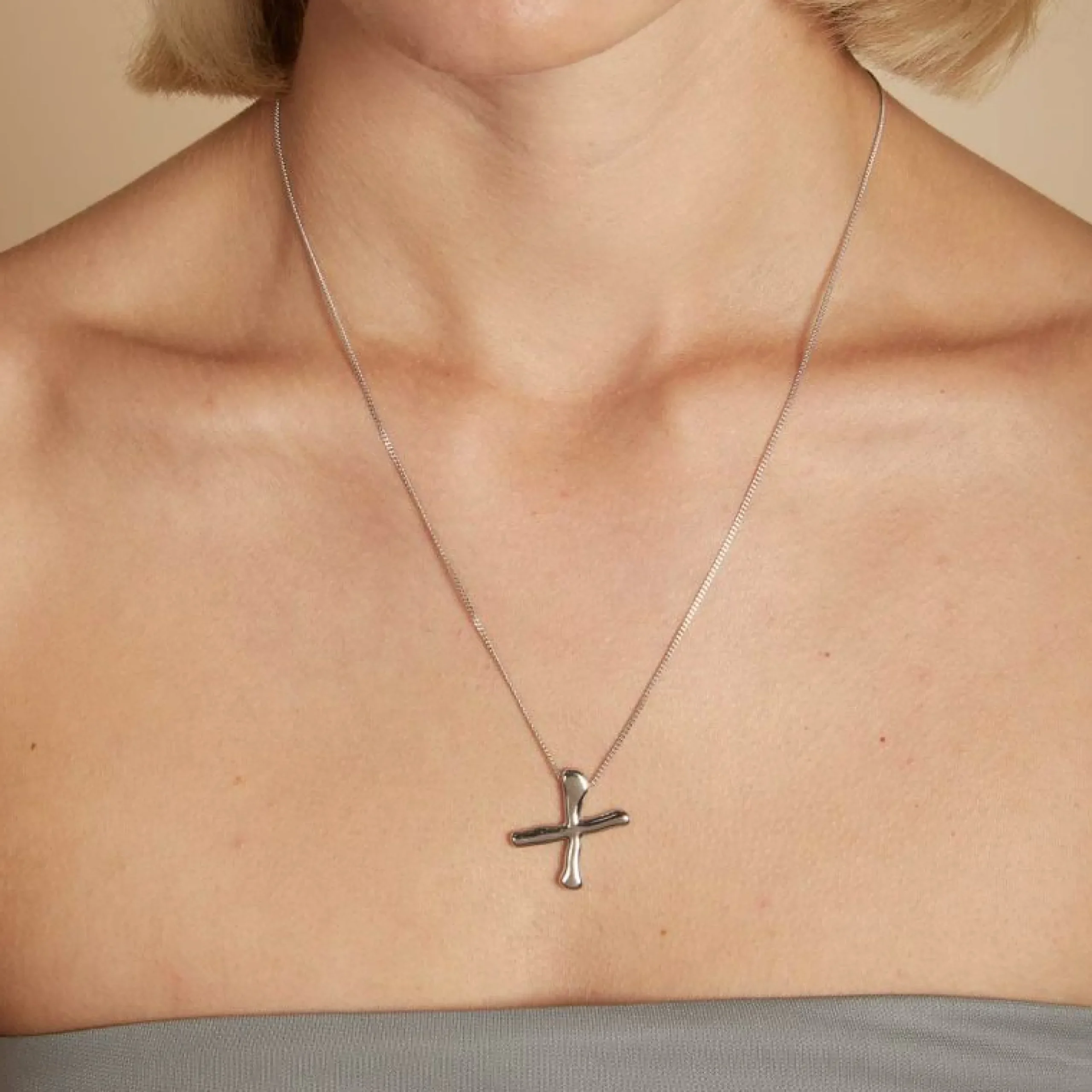 x_initial_bold_pendant_ne_1.webp X Initial Bold Pendant Necklace in Silver