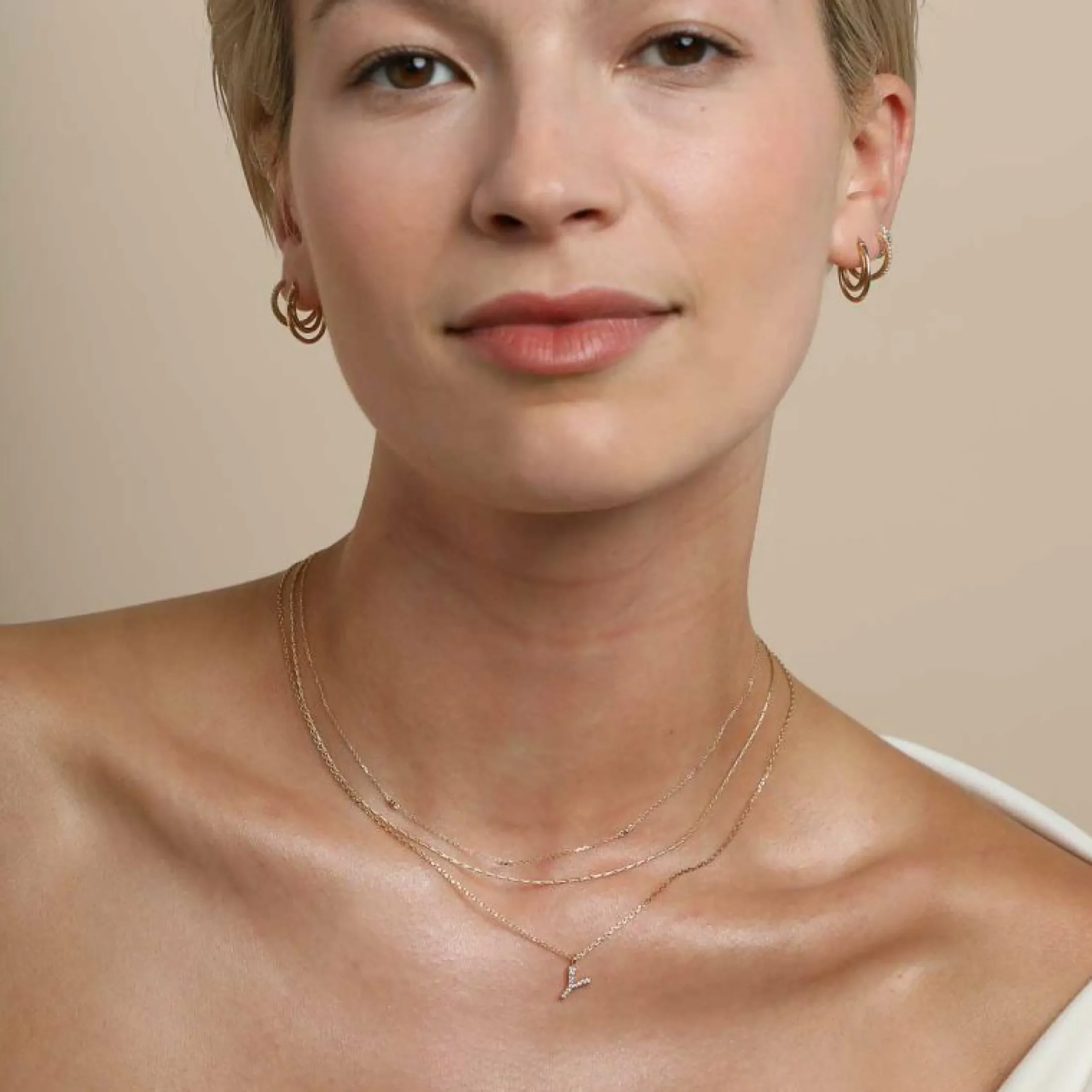 y_initial_pav_pendant_nec_3-1.webp Y Initial Pavé Pendant Necklace in Gold