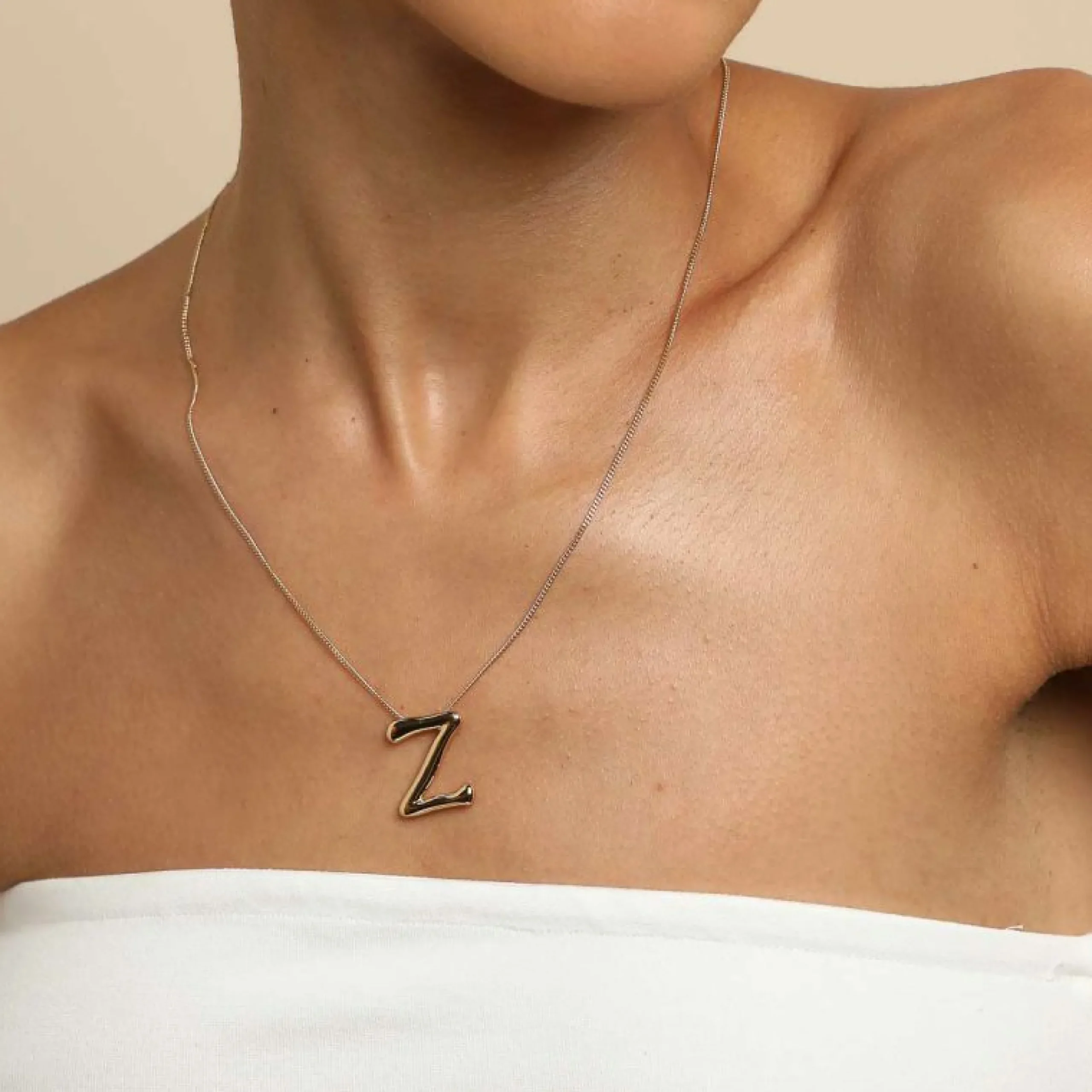 z_initial_bold_pendant_ne_1-1.webp Z Initial Bold Pendant Necklace in Gold